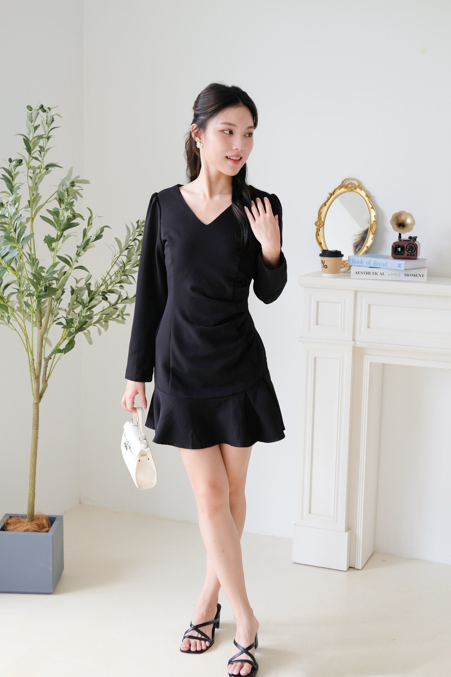 Phoebe Sleeves Ruffle Dress (Black)