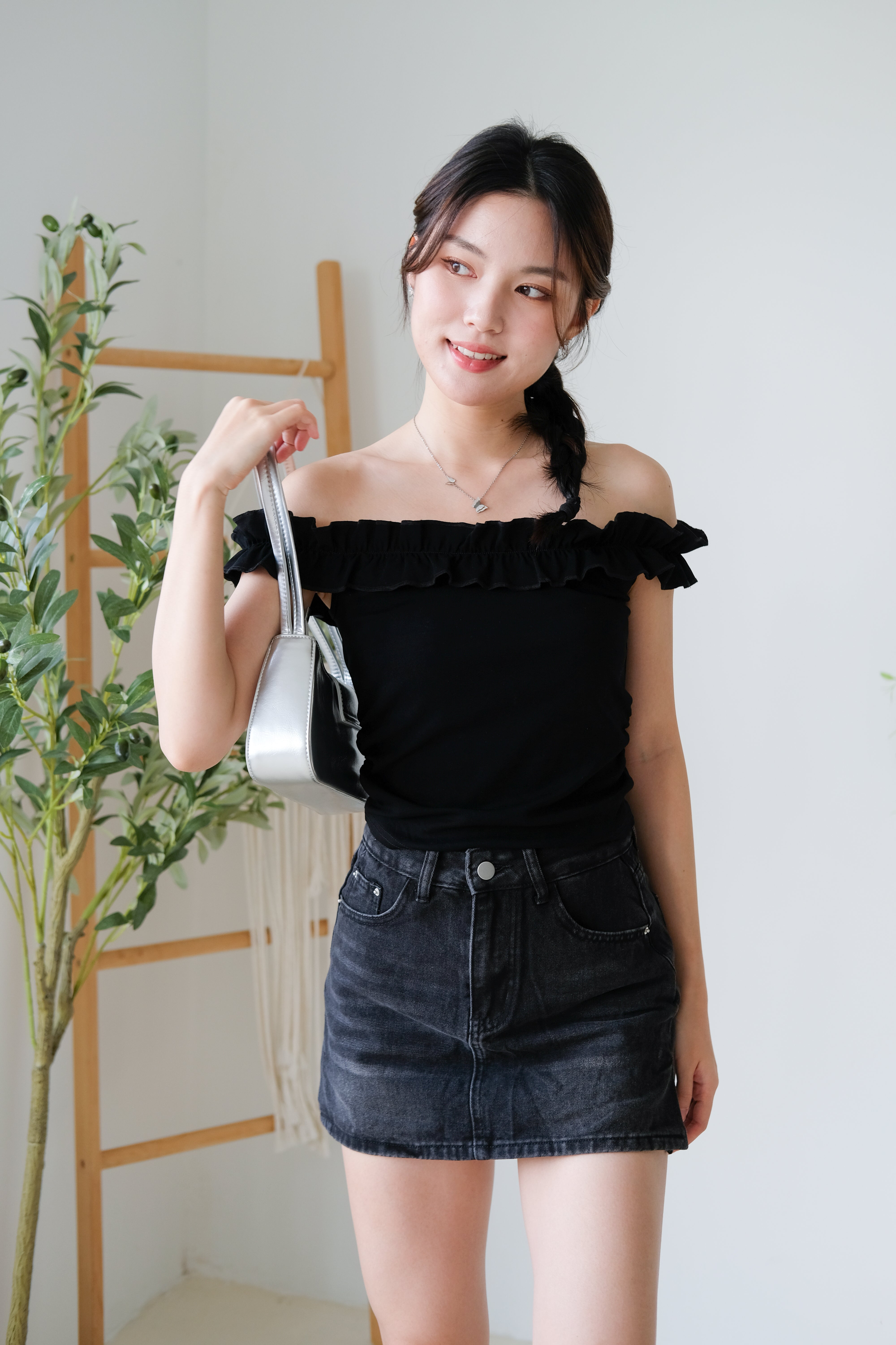 Layla Ruffle Off Shoulder (Black)