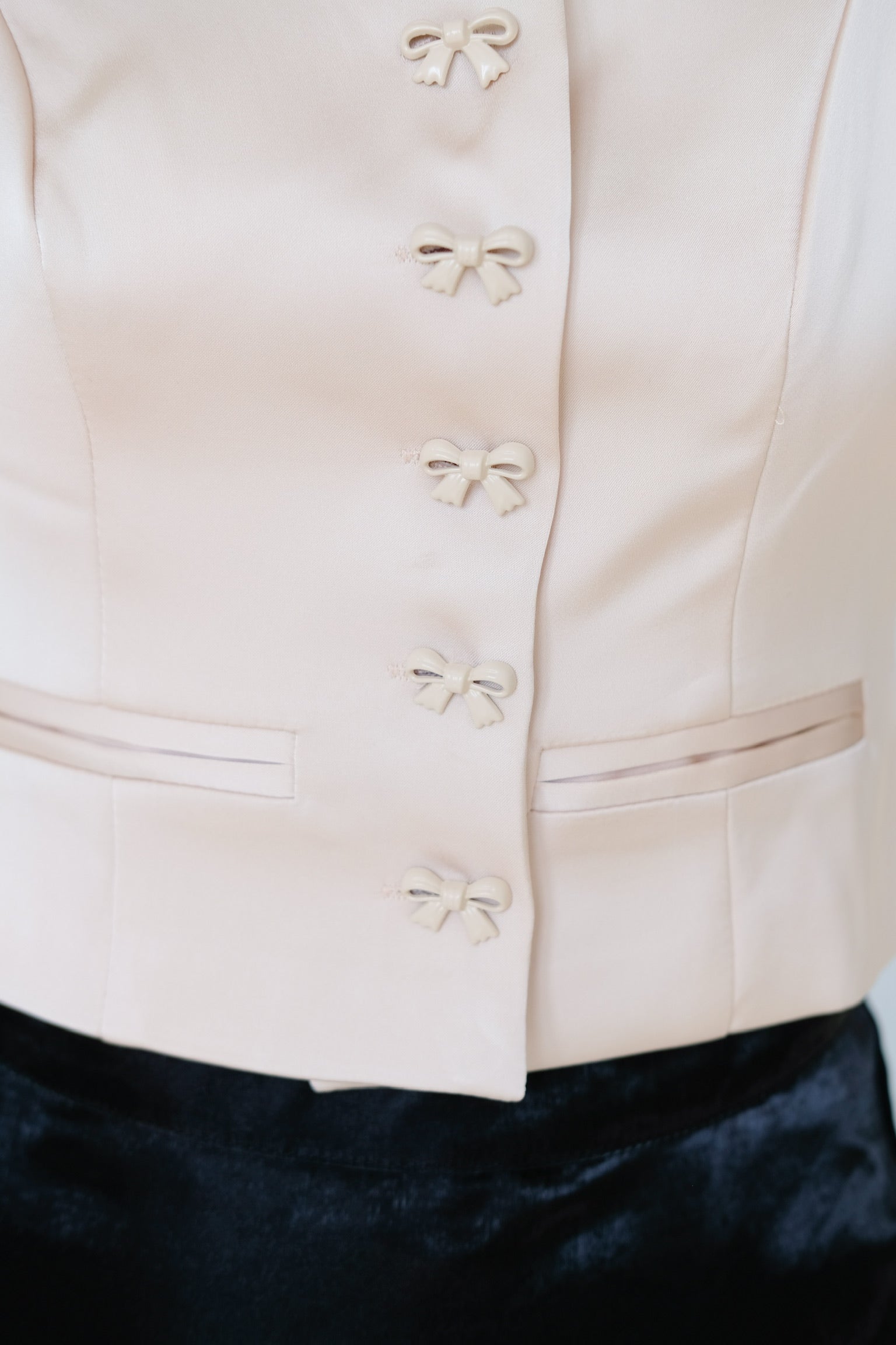 Maribelle Ribbon Scoop Top (Beige)
