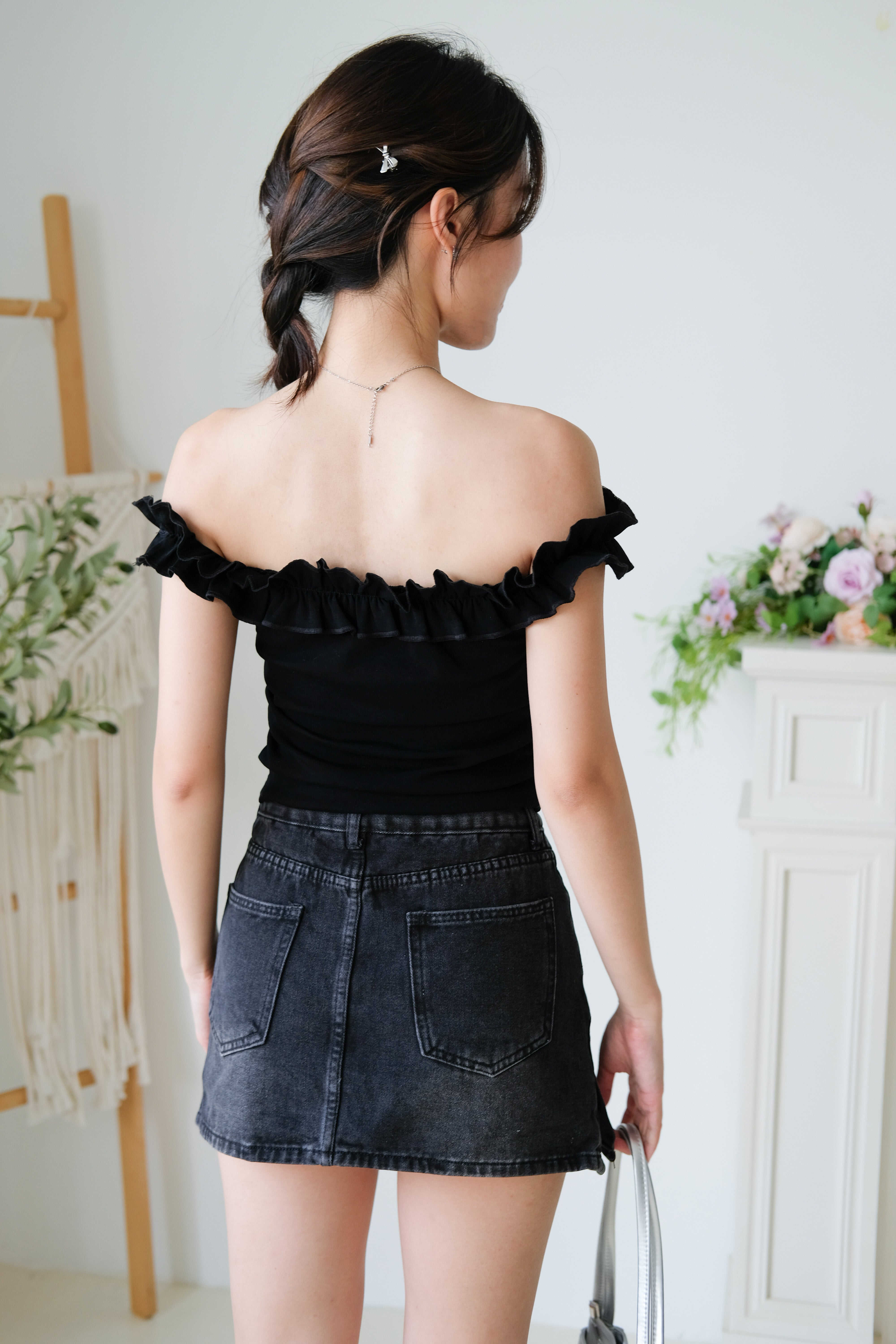 Layla Ruffle Off Shoulder (Black)