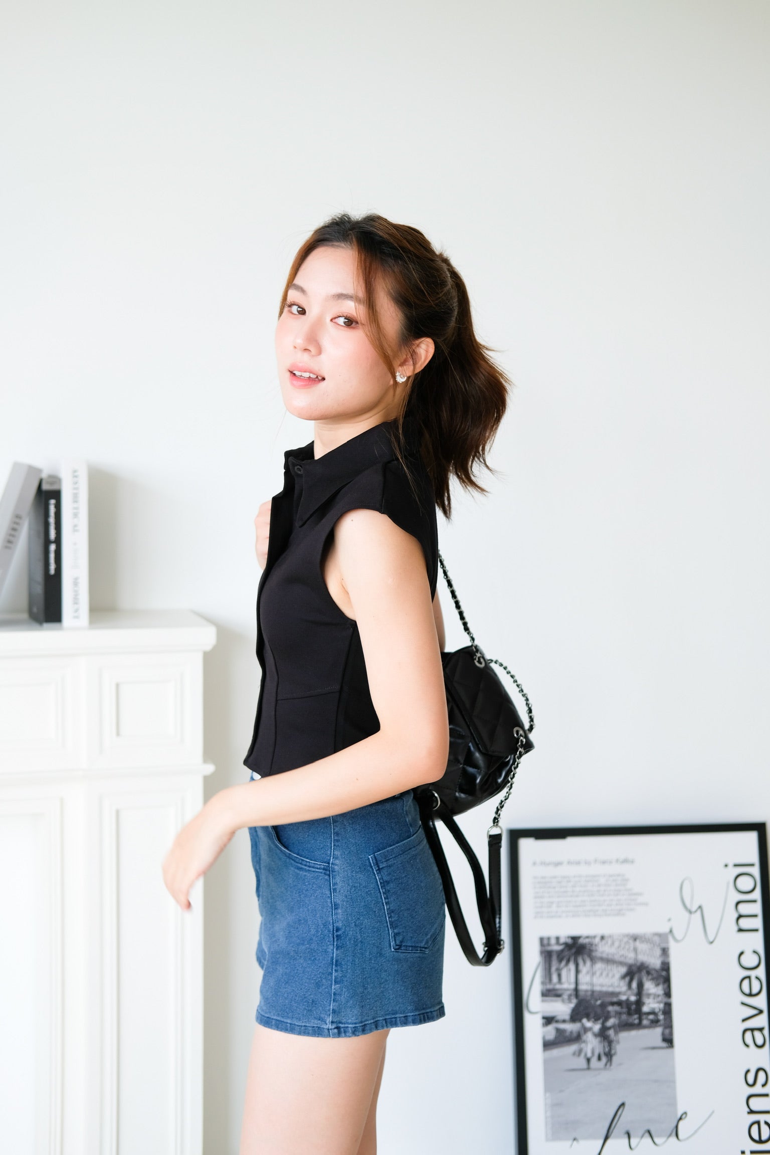 Esme Collared Cropped Top (Black)