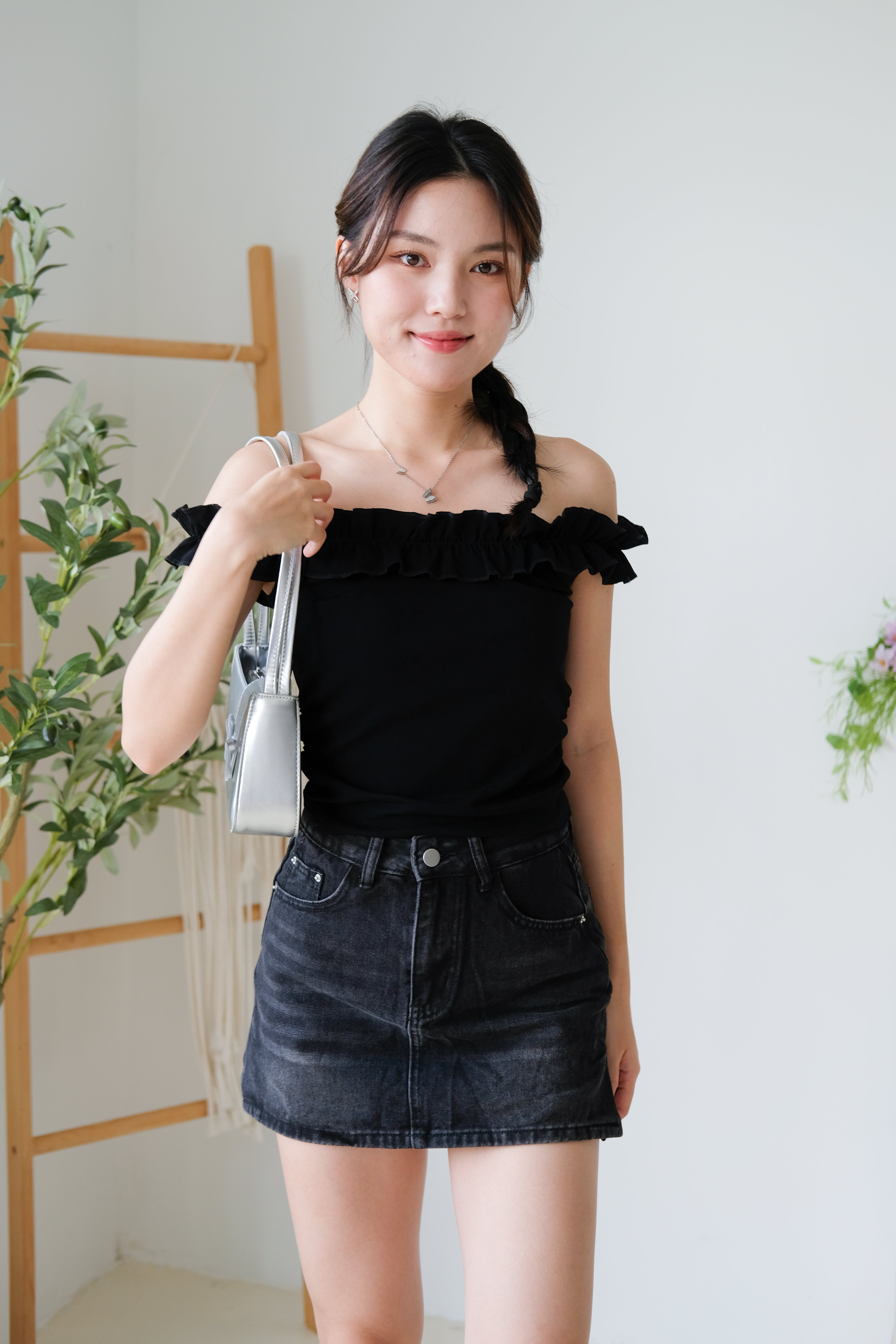Layla Ruffle Off Shoulder (Black)