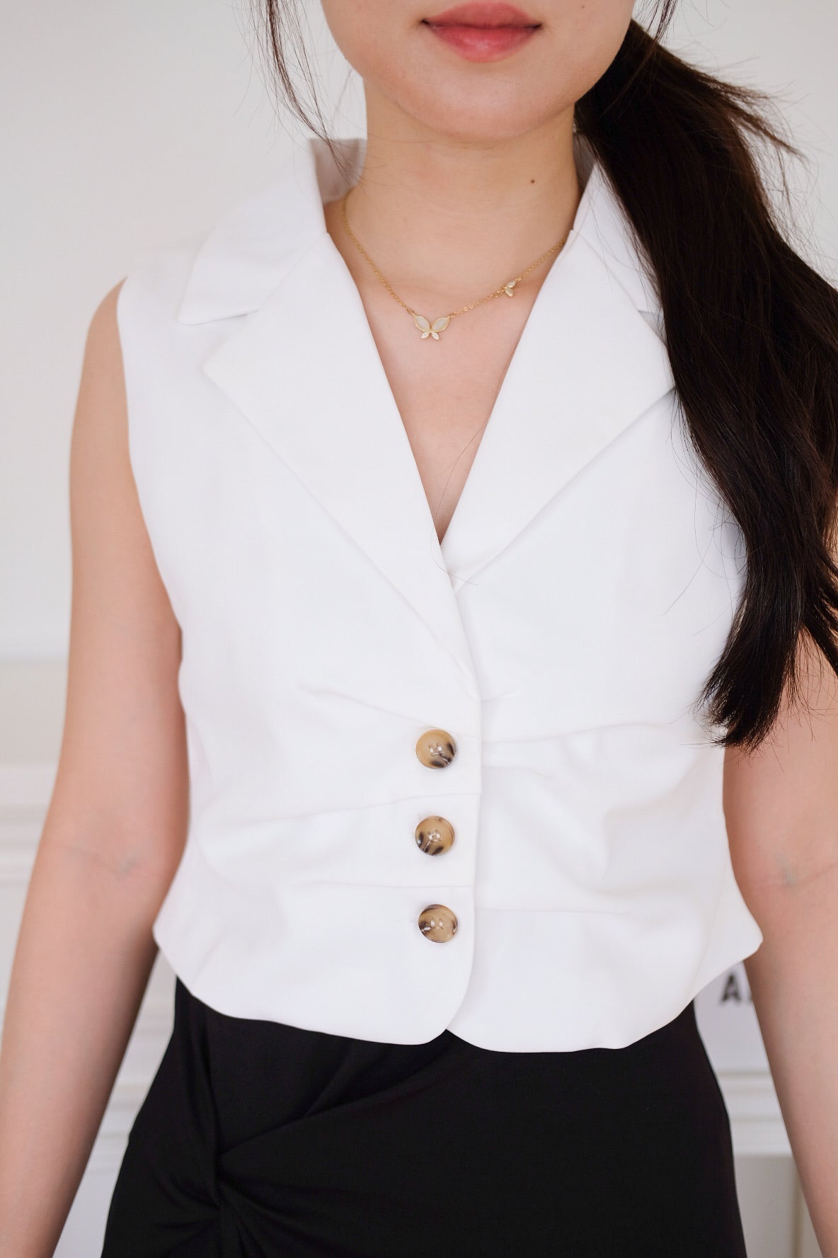 Noel Collared Crepe Vest Top (White)