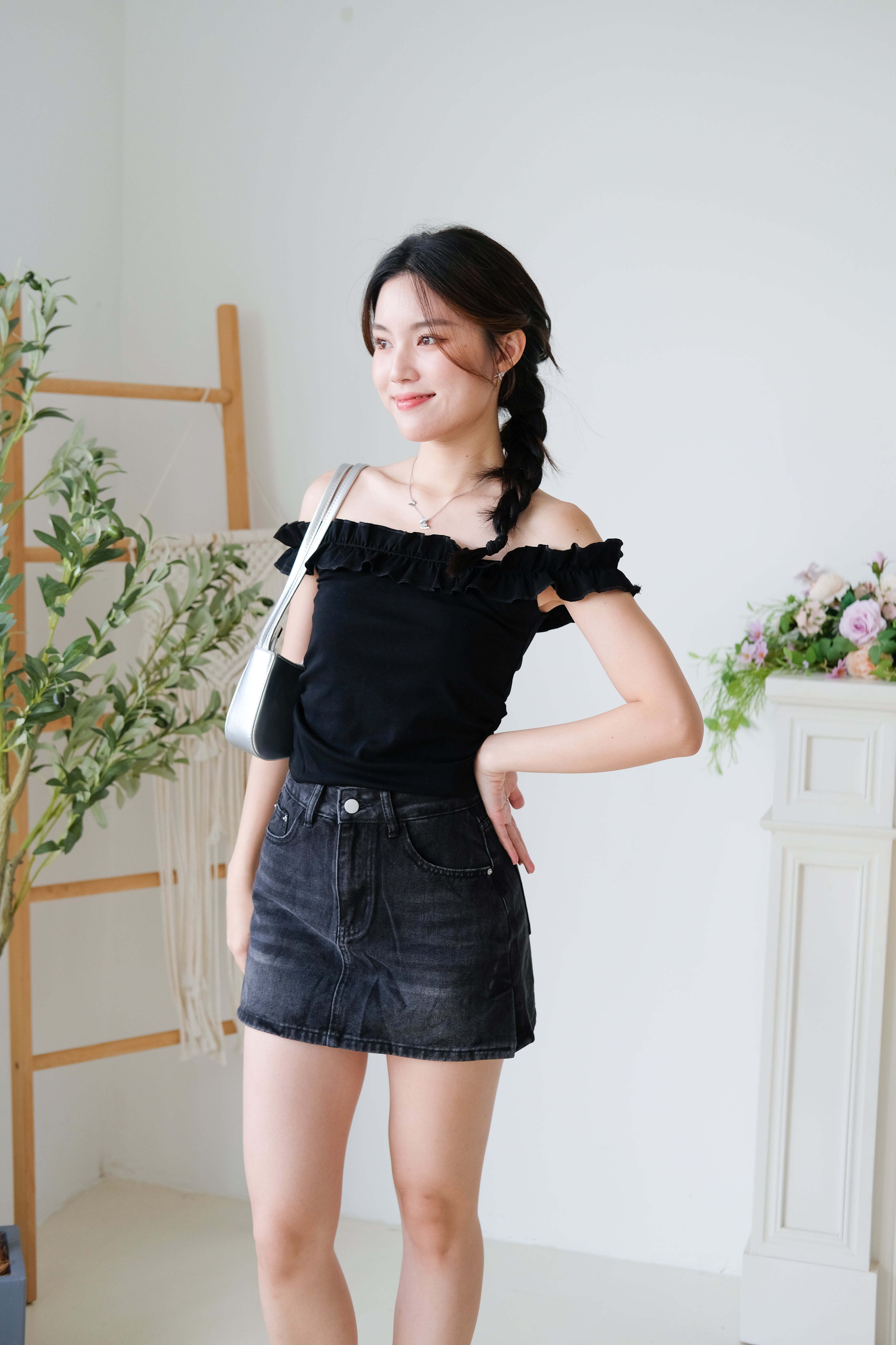 Layla Ruffle Off Shoulder (Black)