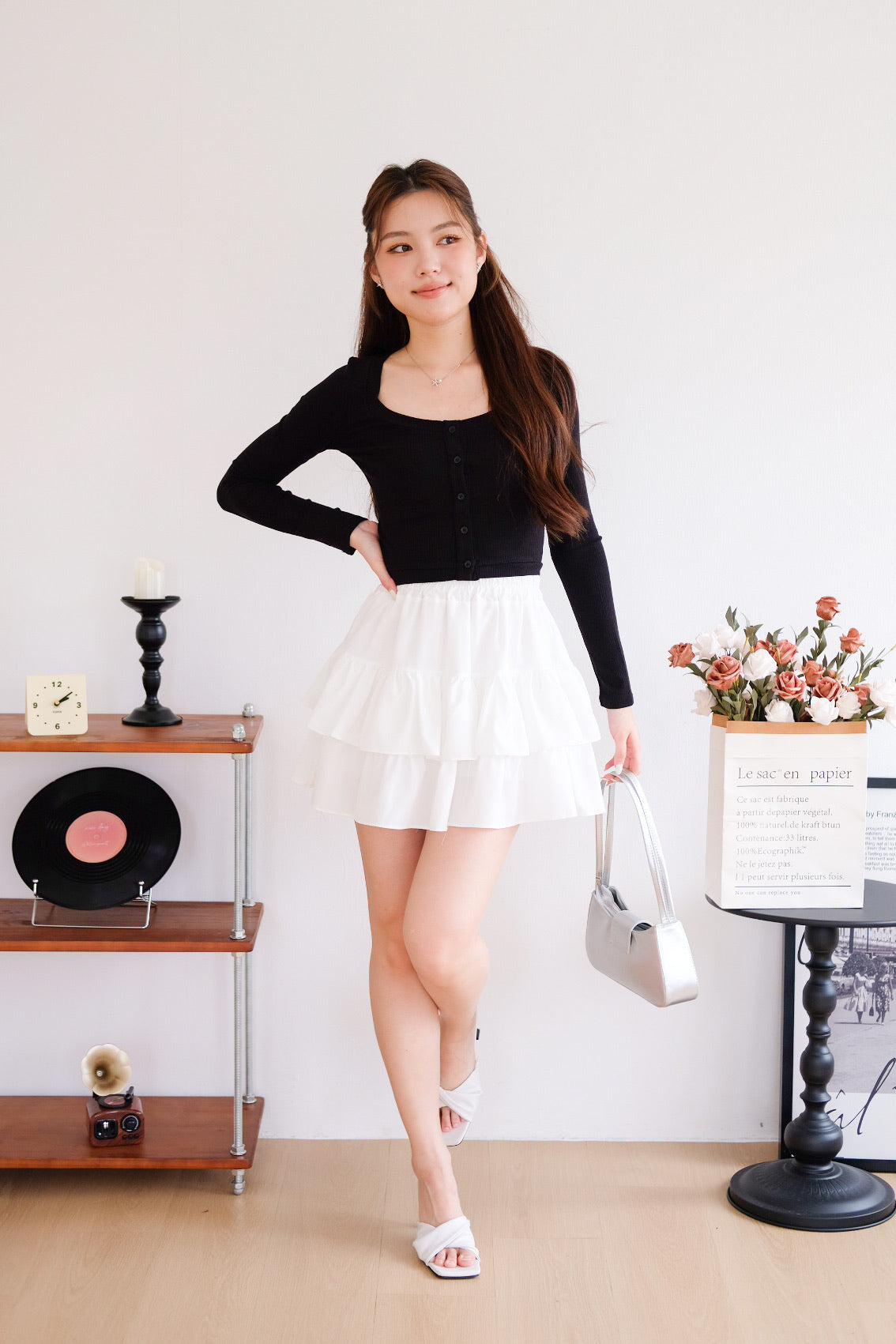 Lucine Ribbed Long Sleeves Crop Top (Black)