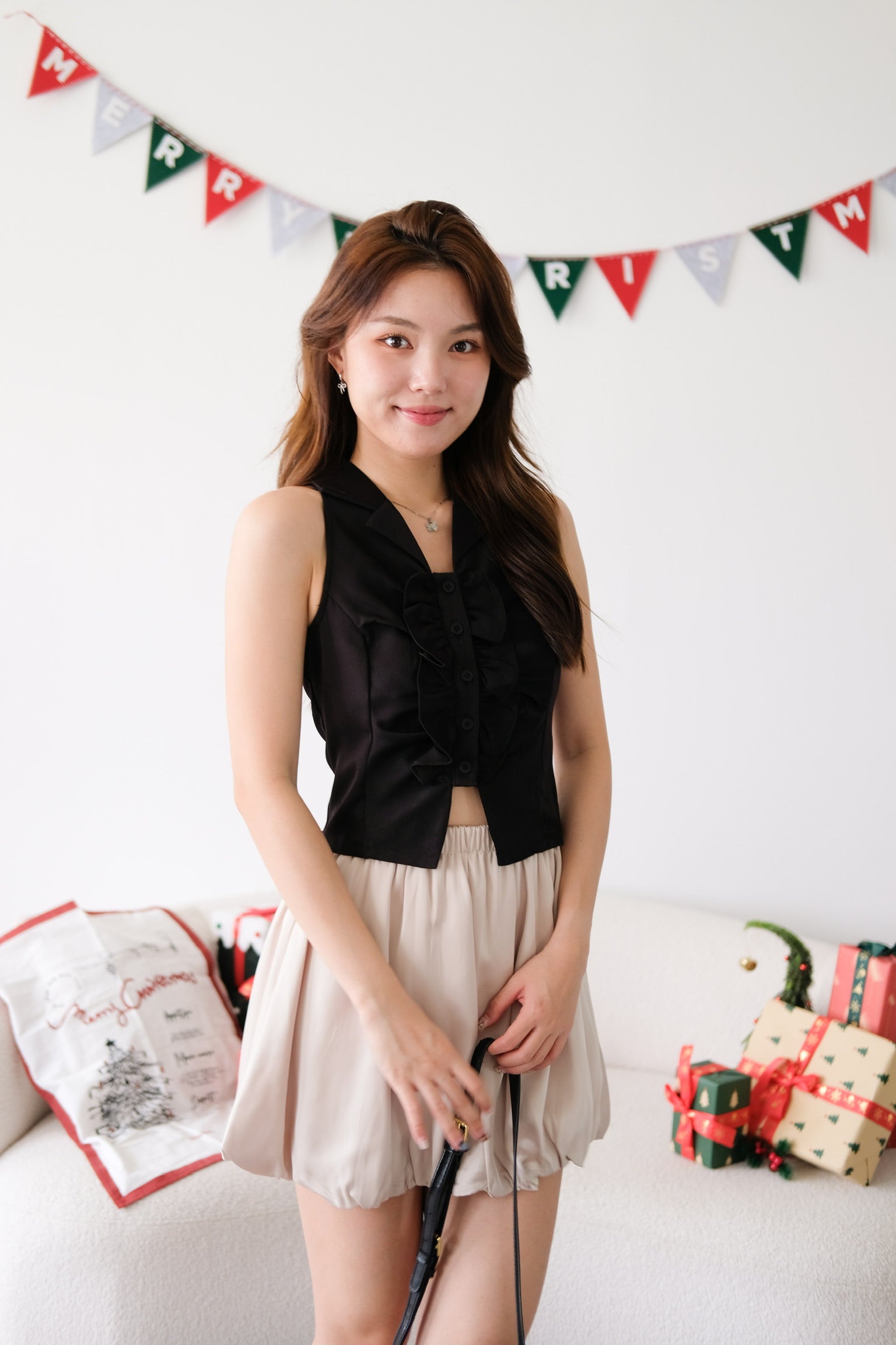 Naru Ruffle Collared Crop Top (Black)