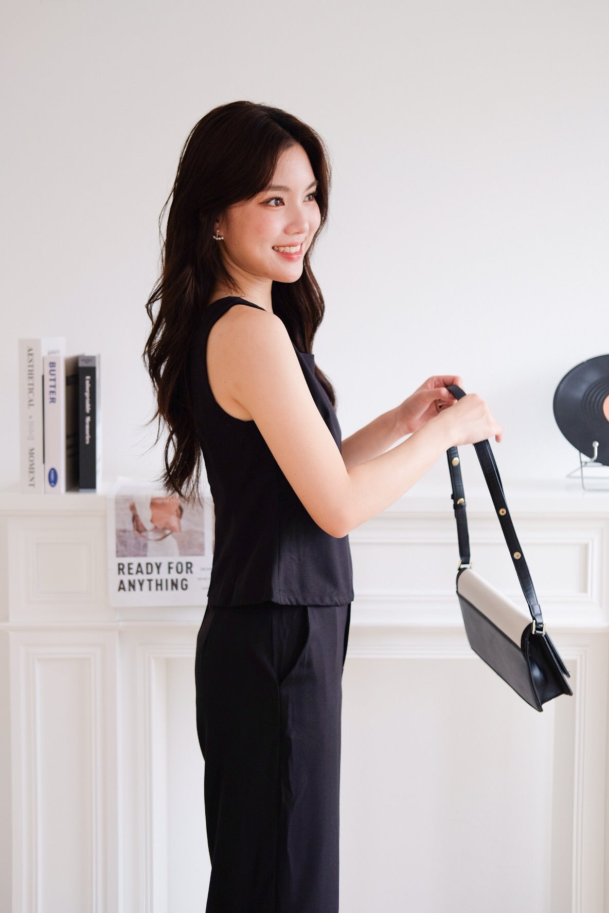 Reagan Square Neck Minimal Set (Black)