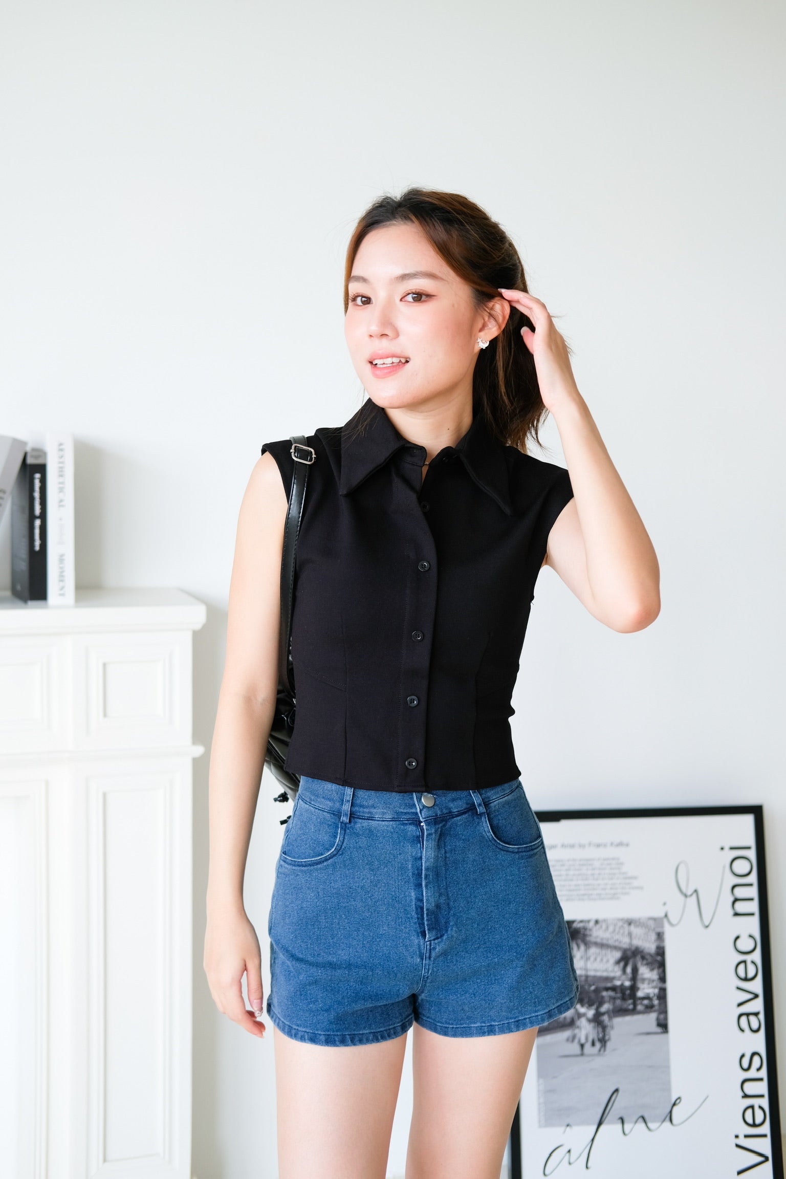 Esme Collared Cropped Top (Black)