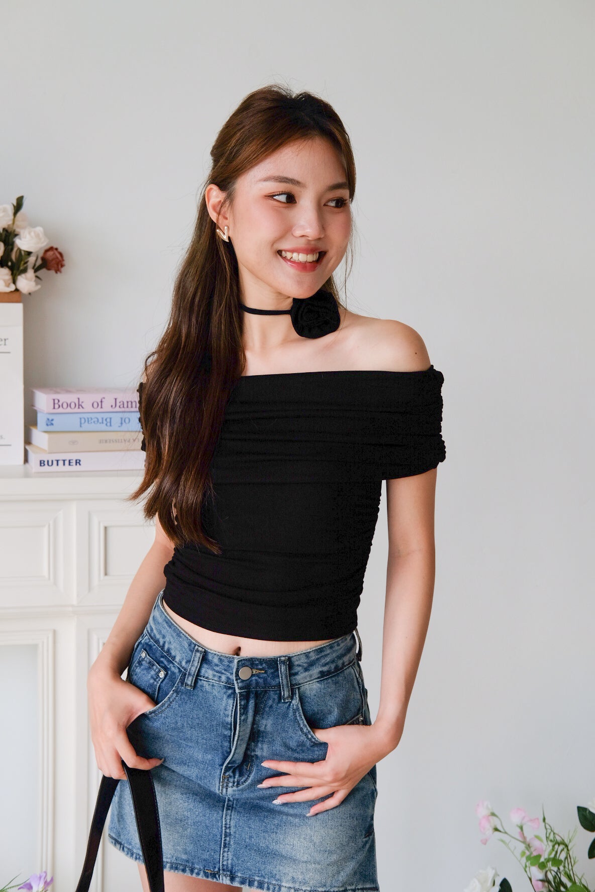 Deena Off Shoulder Stretchy Top (Black)