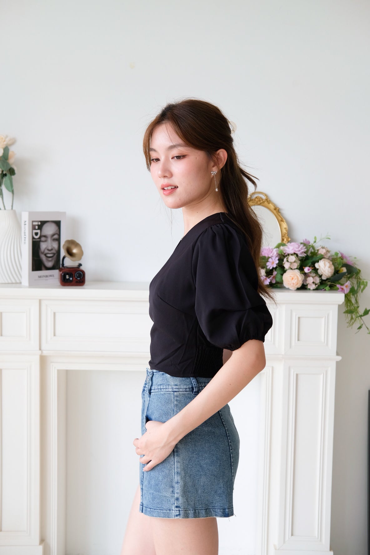 Laura Puffy Crop Top (Black)