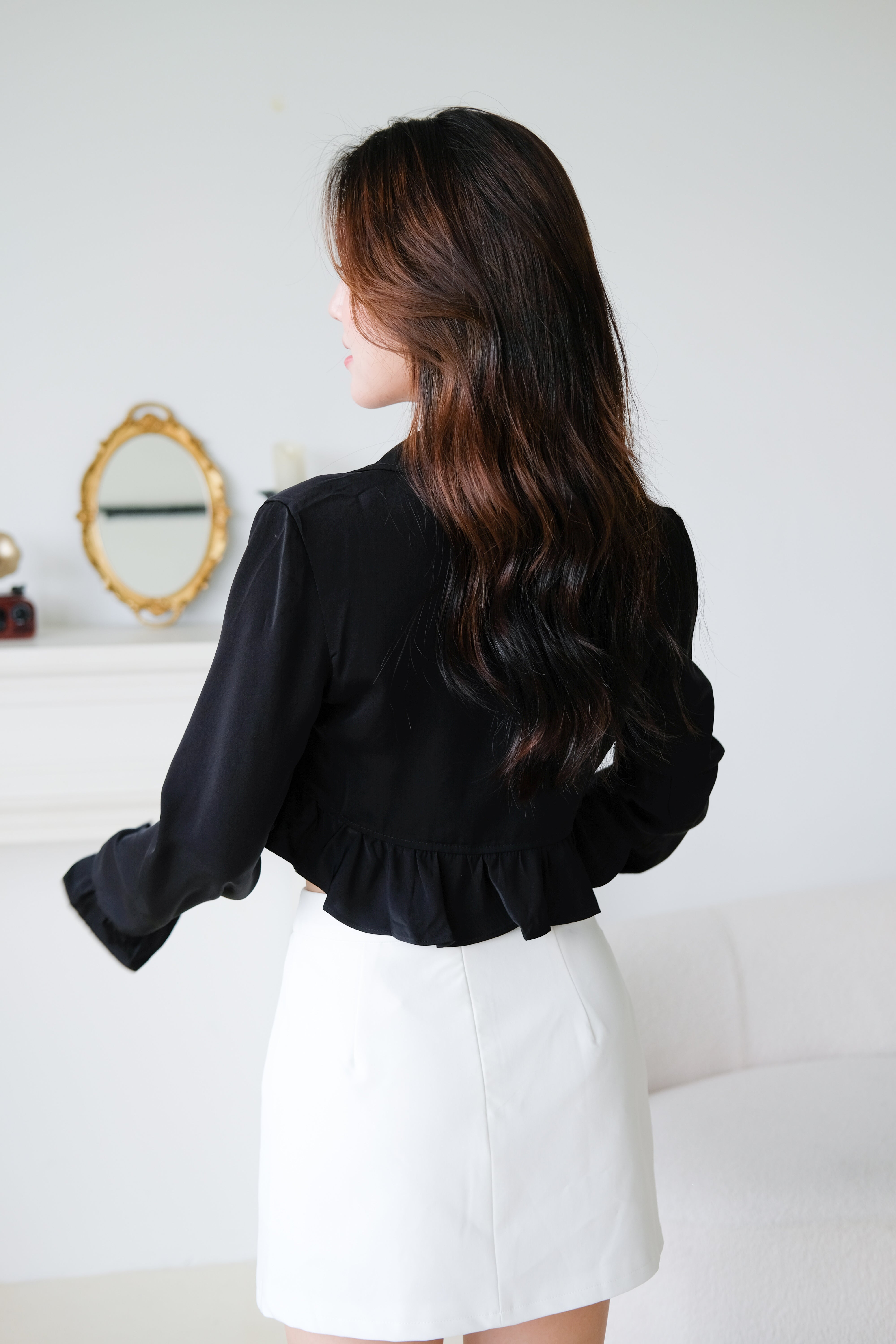 Nikki Ribbon Ruffle Sleeved Crop Top (Black)
