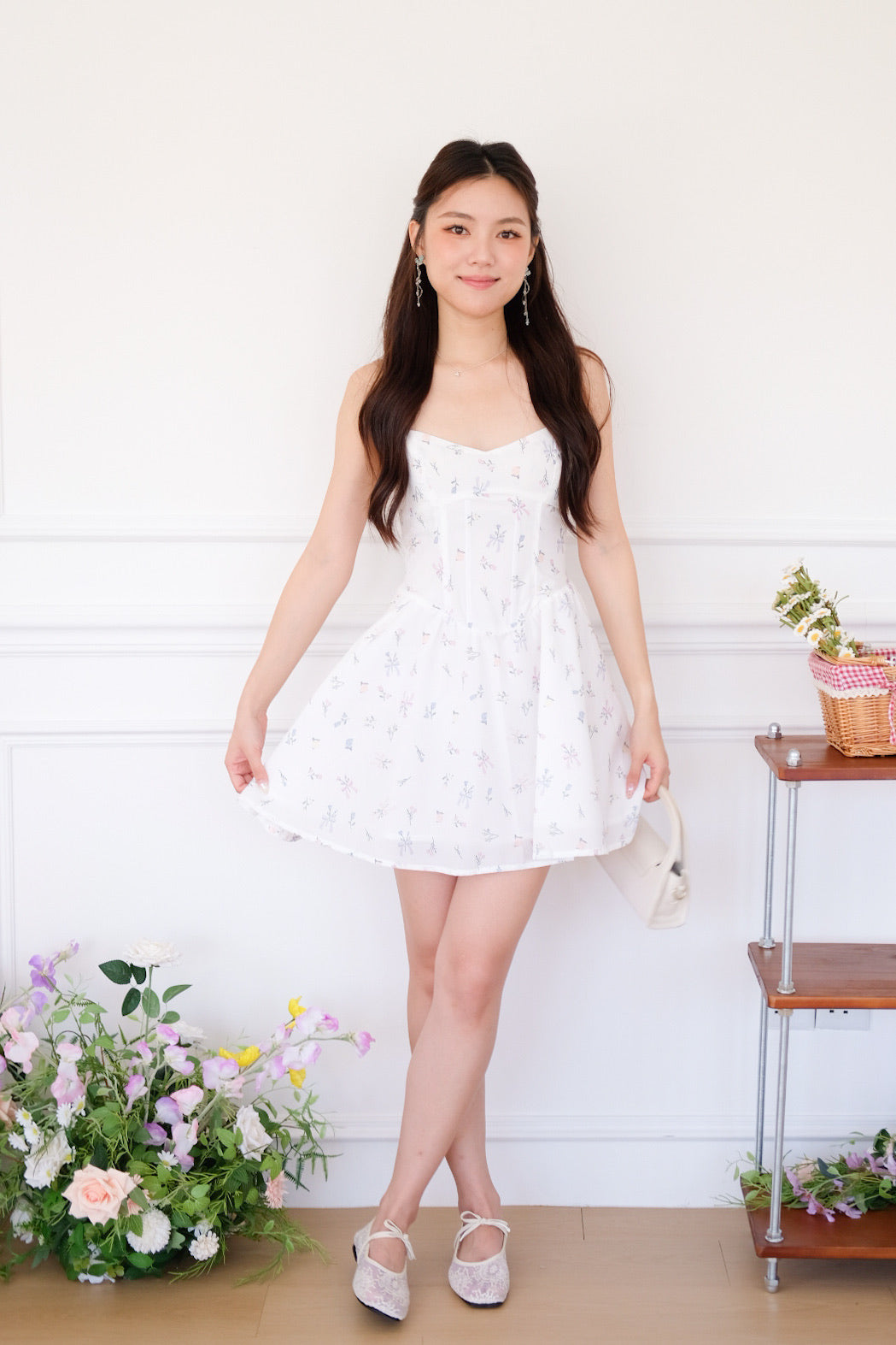 Clara Self Tie Back Skater Dress (Floral White)