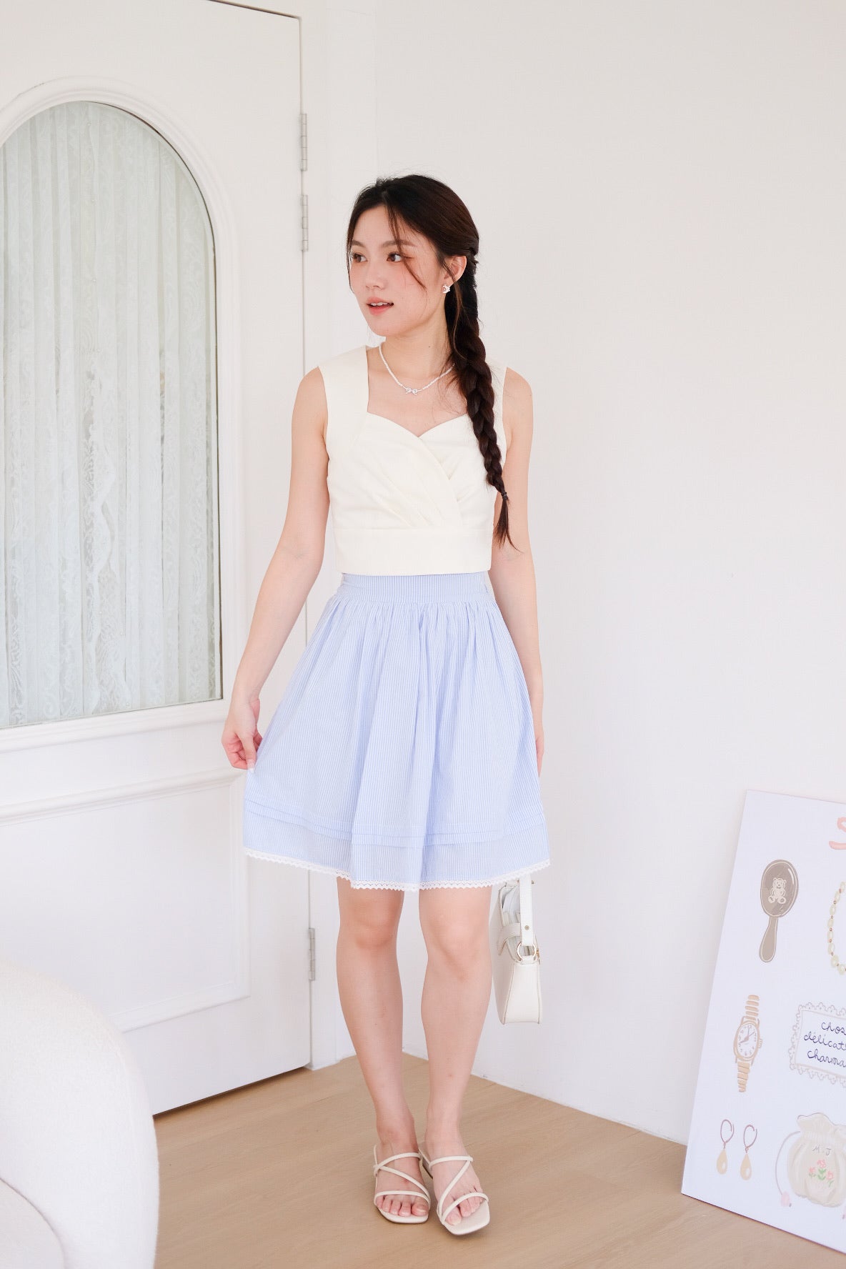 Hayley Sweetheart Crop Top (White)