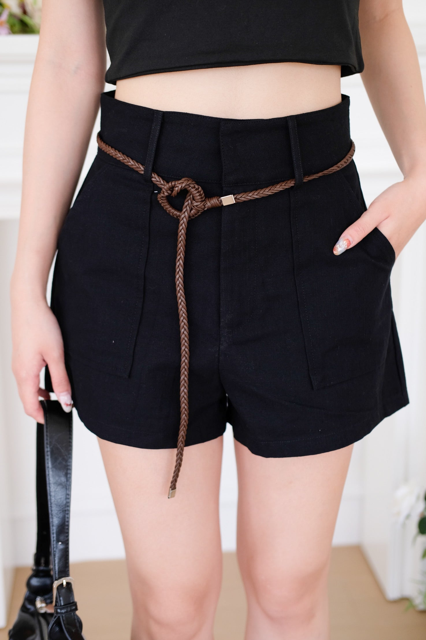 Mindy Linen Shorts (Black)