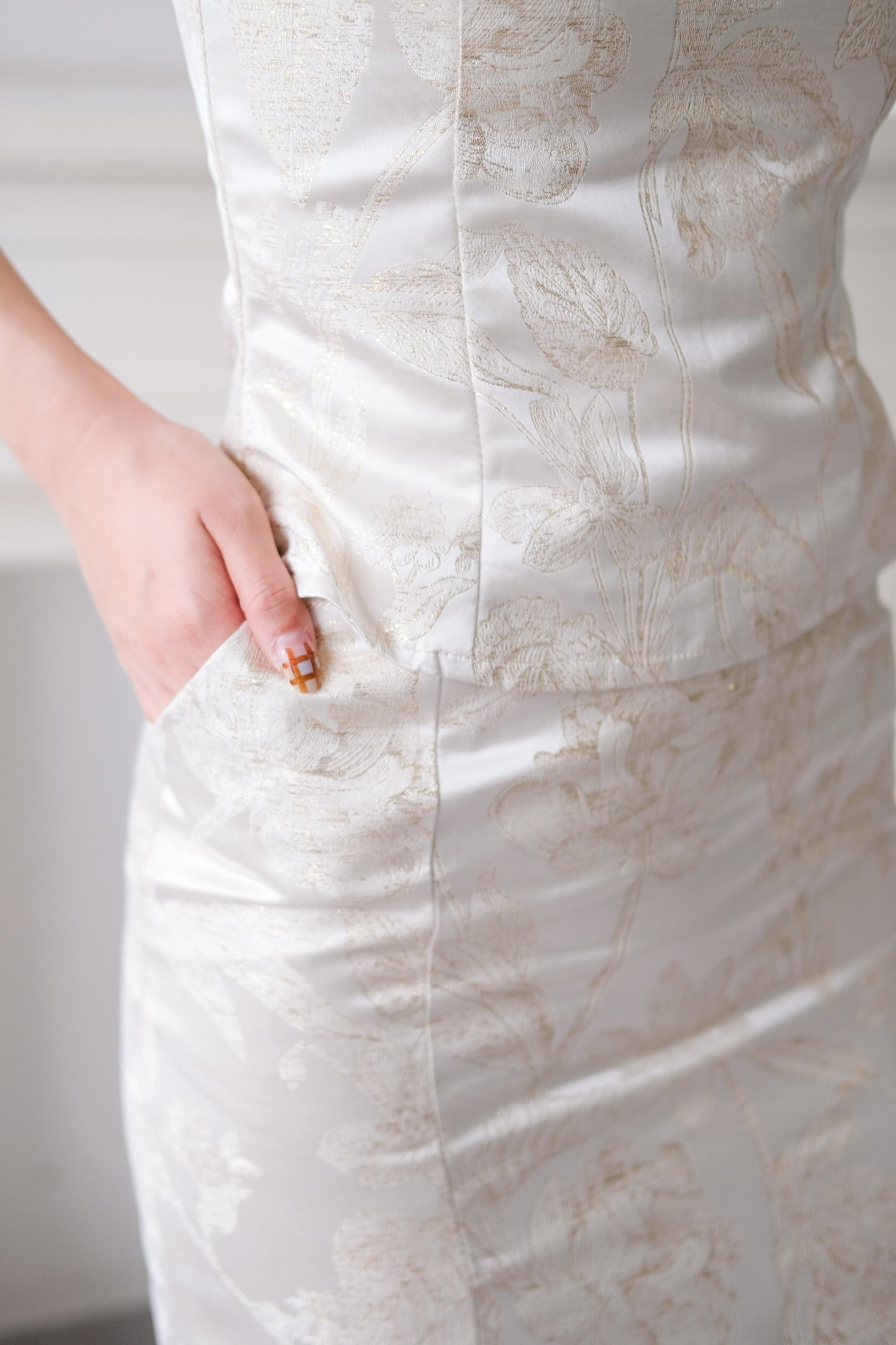 Yan Xi Halter Maxi Cheongsam Set (Cream Gold)