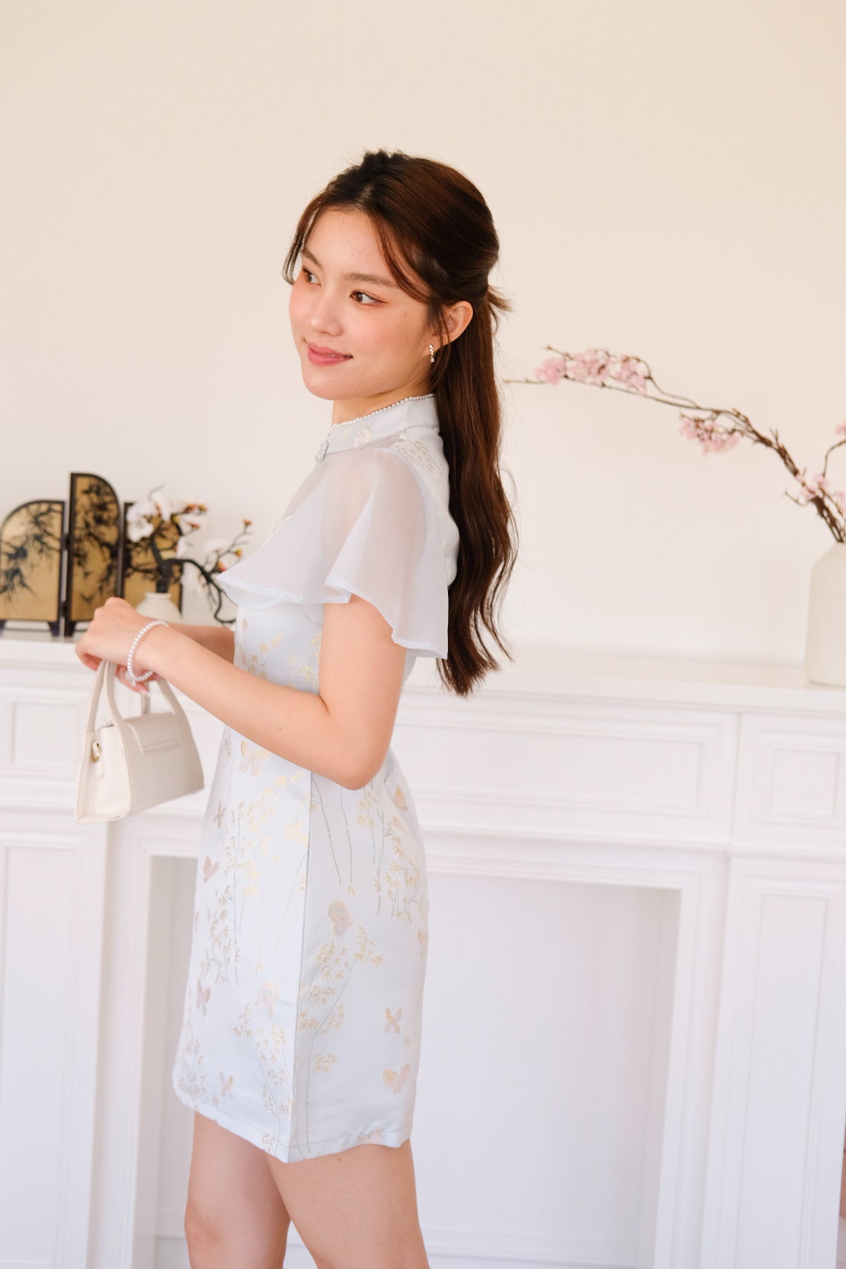蝶梦 Butterfly Flutter Pearl Cheongsam Dress (Light Blue)