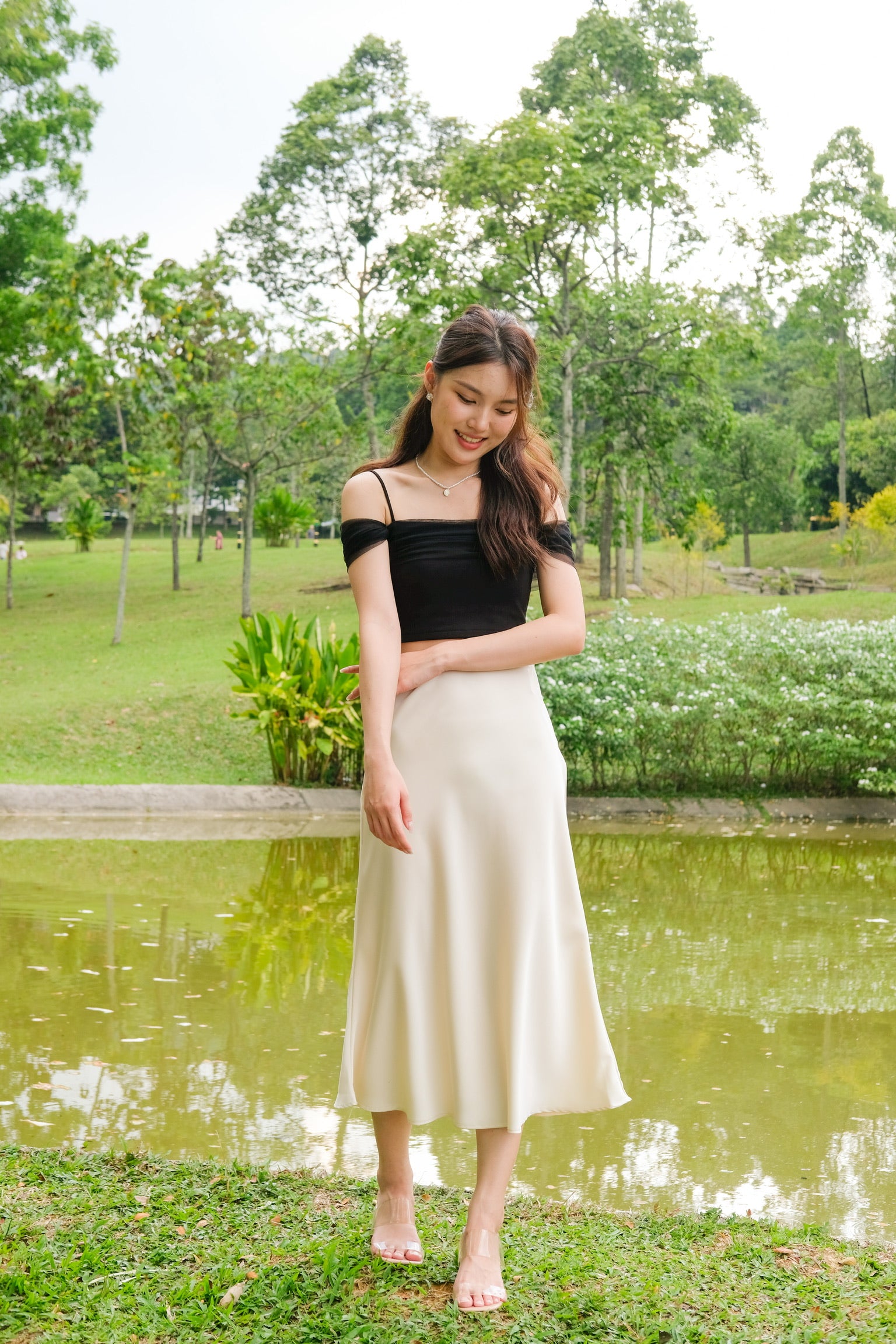 Aella Mesh Crop (Black)