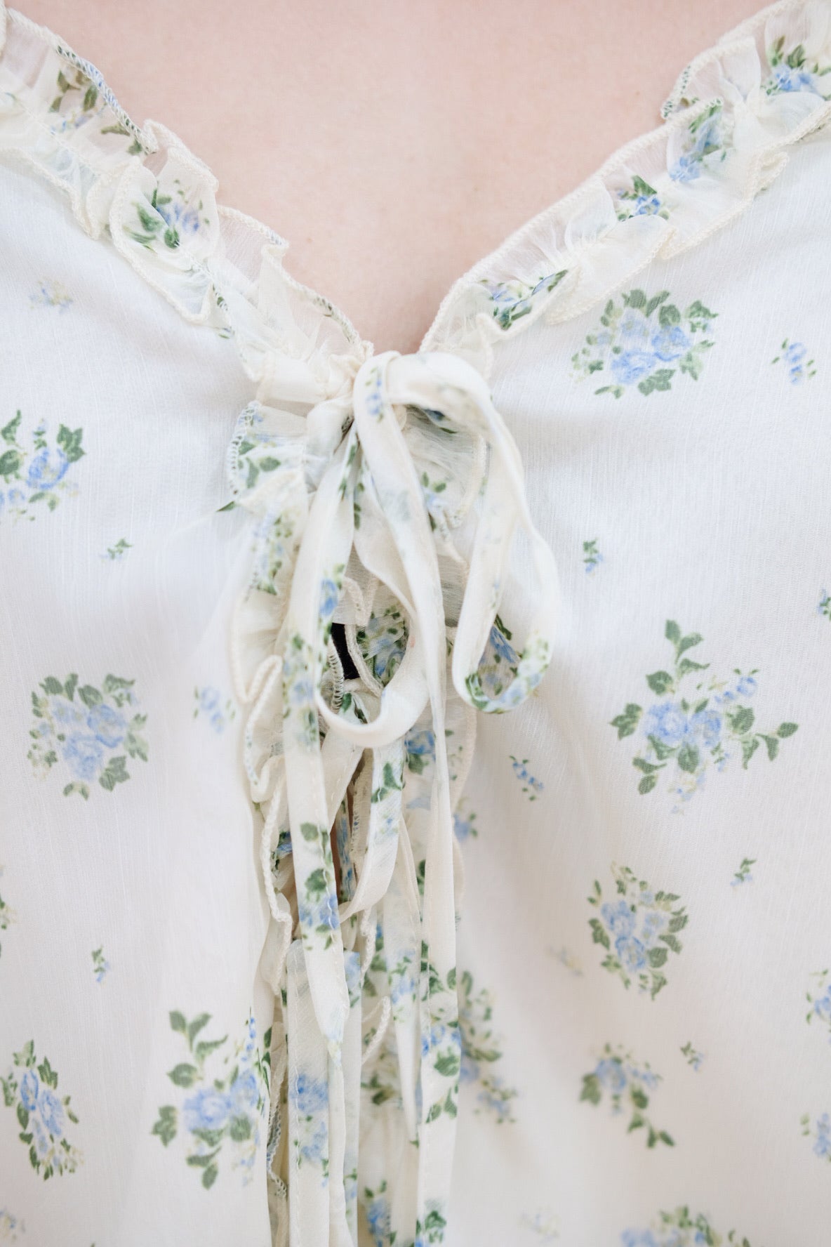 Cream Ruffle Ribbon Cropped Top