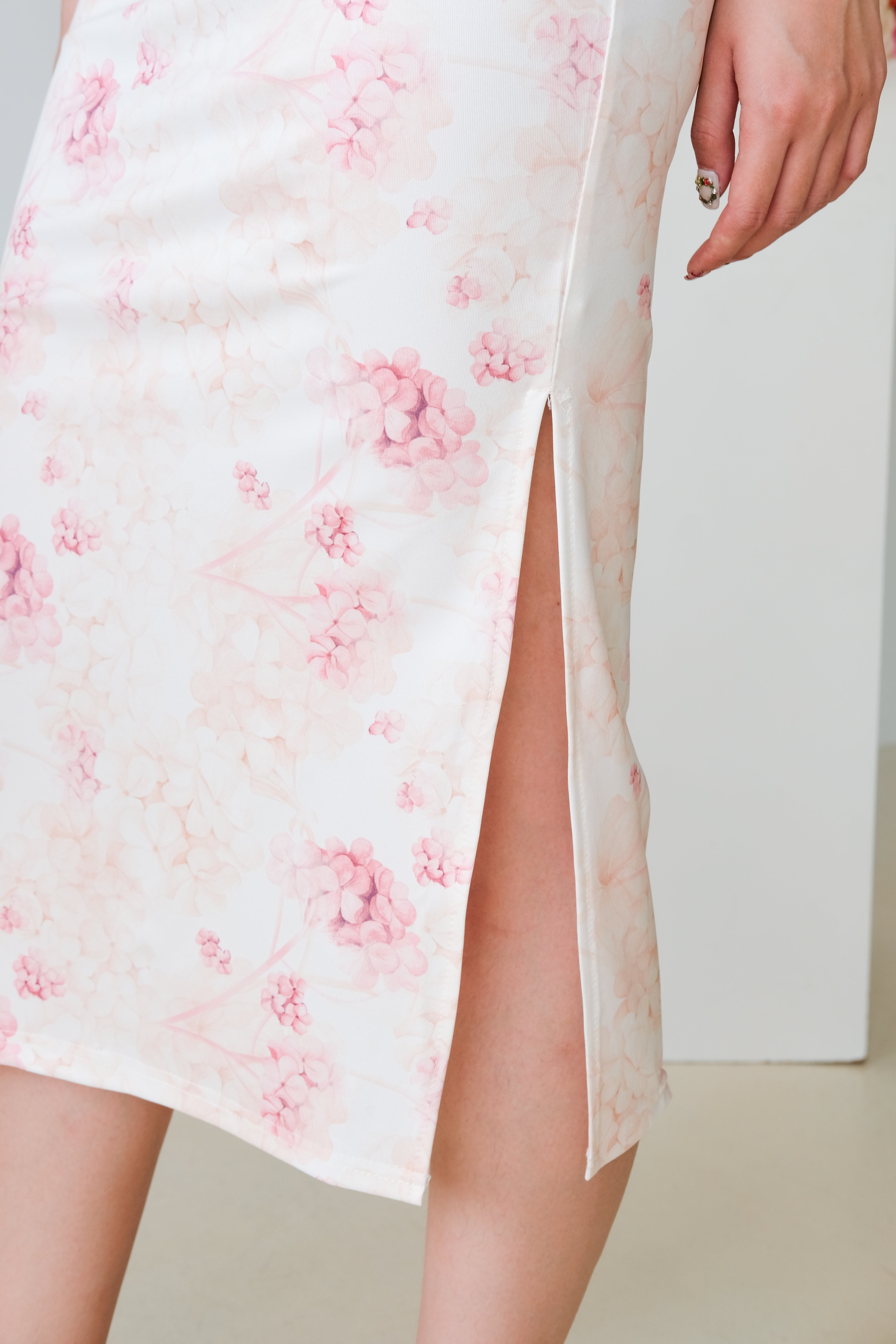 Sakura Mini Pearl Halter Midi Cheongsam (Light Pink)