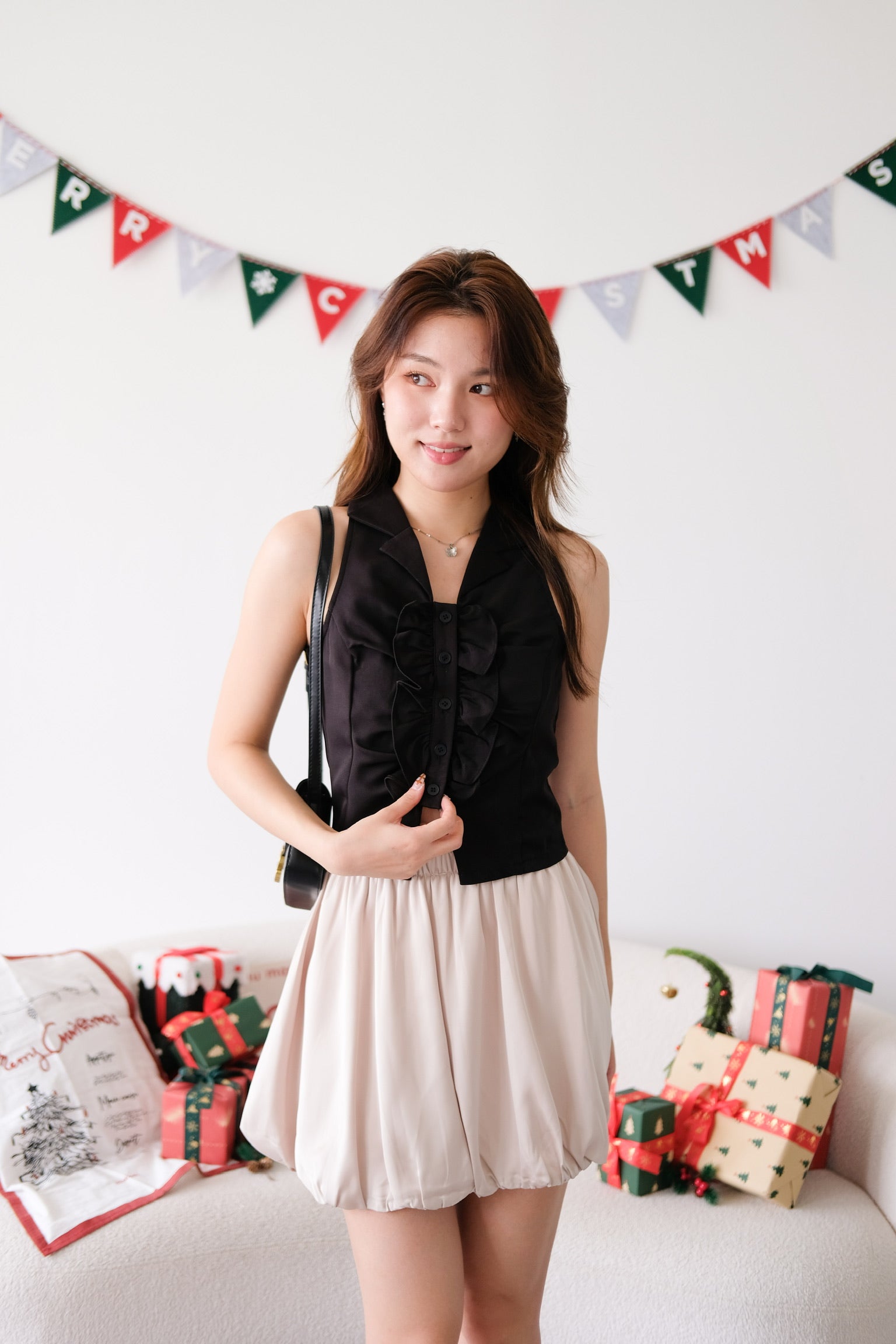 Naru Ruffle Collared Crop Top (Black)