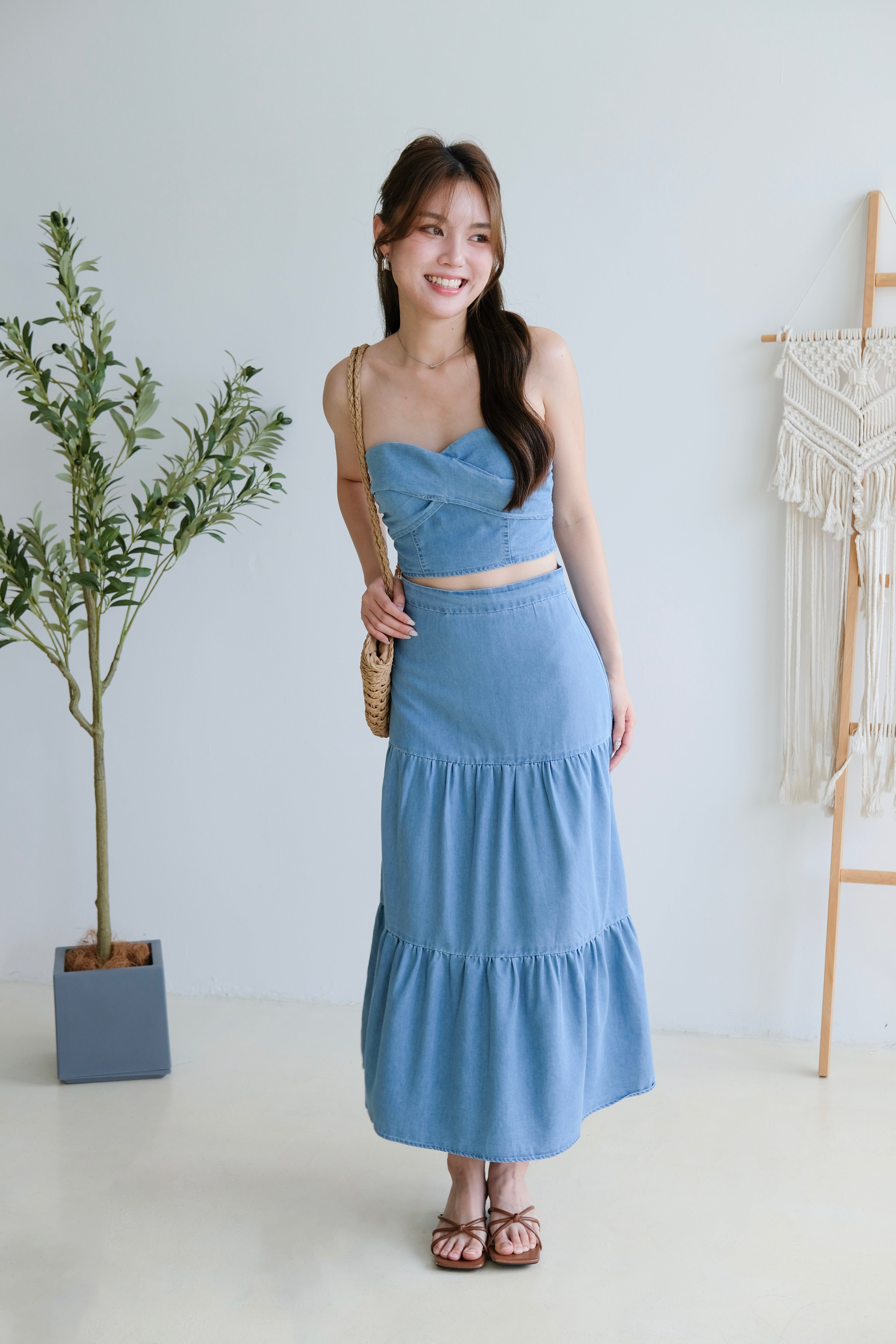 Shyla Sweetheart Denim Padded Crop Top (Light Blue)