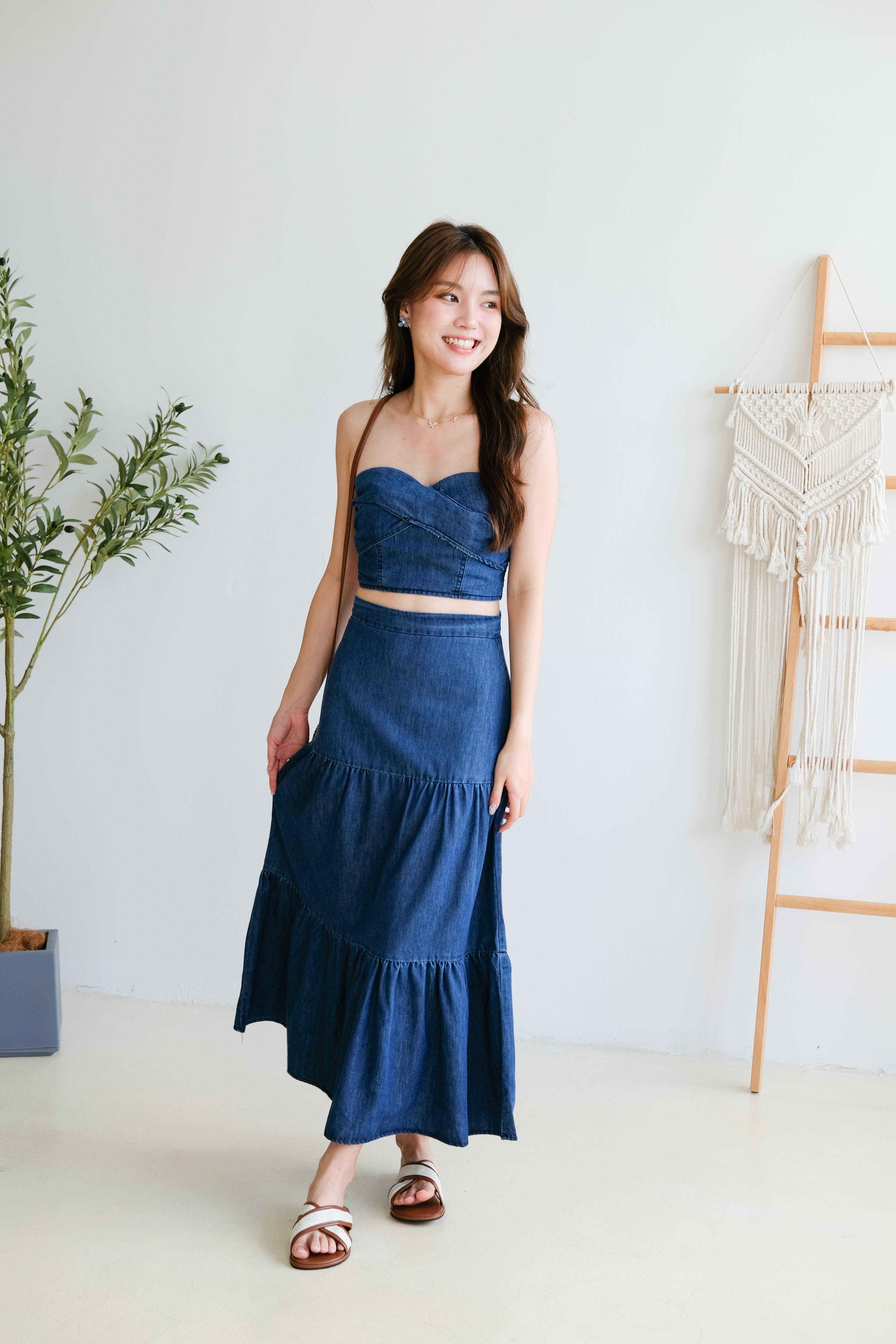 Shyla Sweetheart Denim Padded Crop Top (Dark Blue)