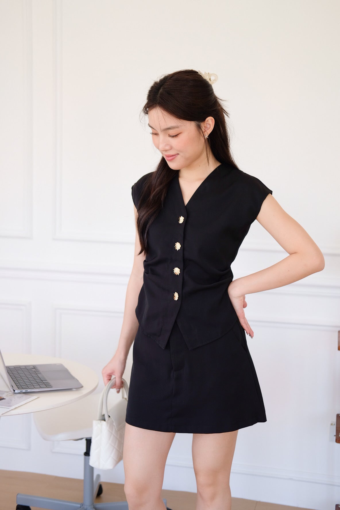 Jarelle Metallic Button Set (Black)