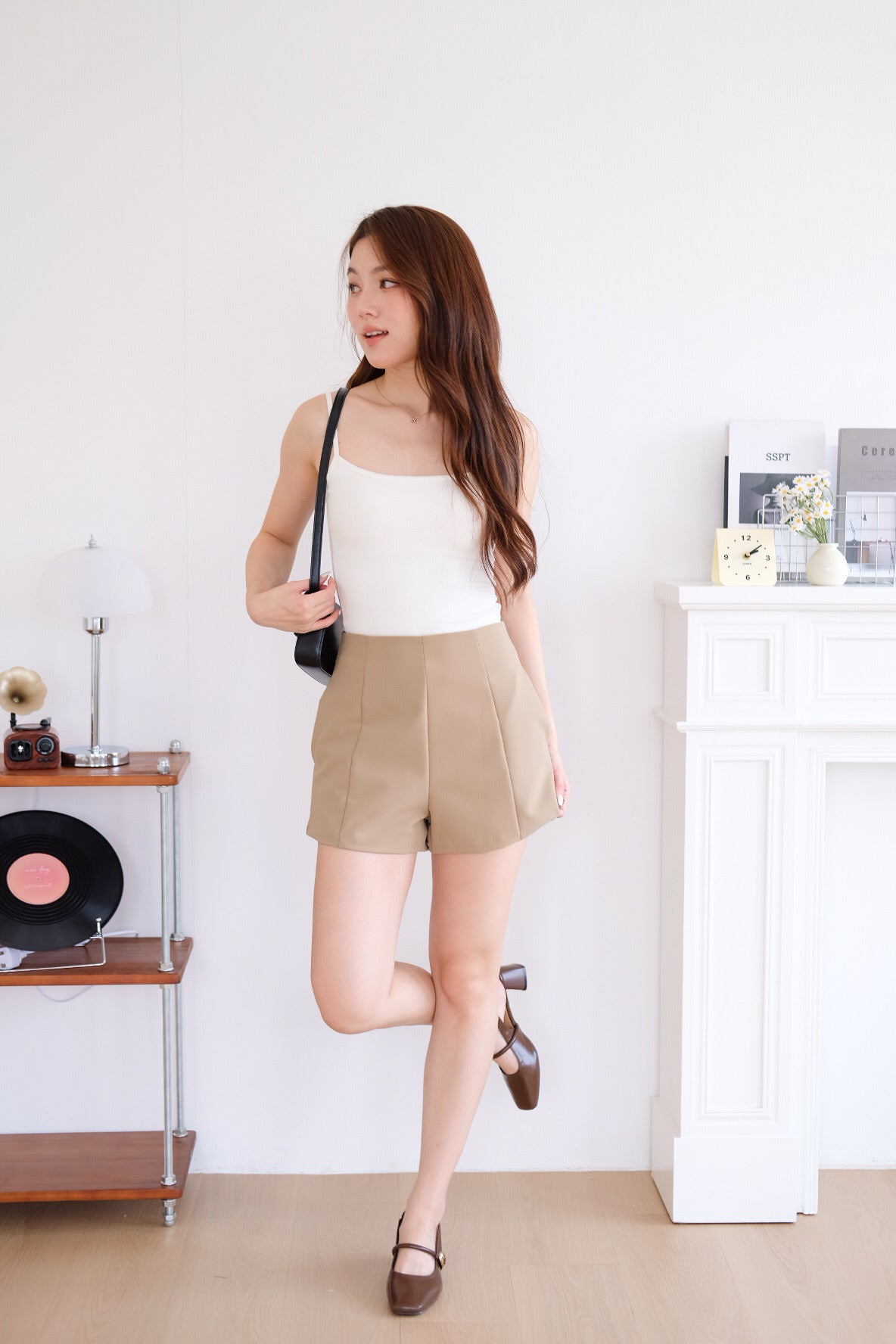 Miller Panel Basic Shorts (Khaki)