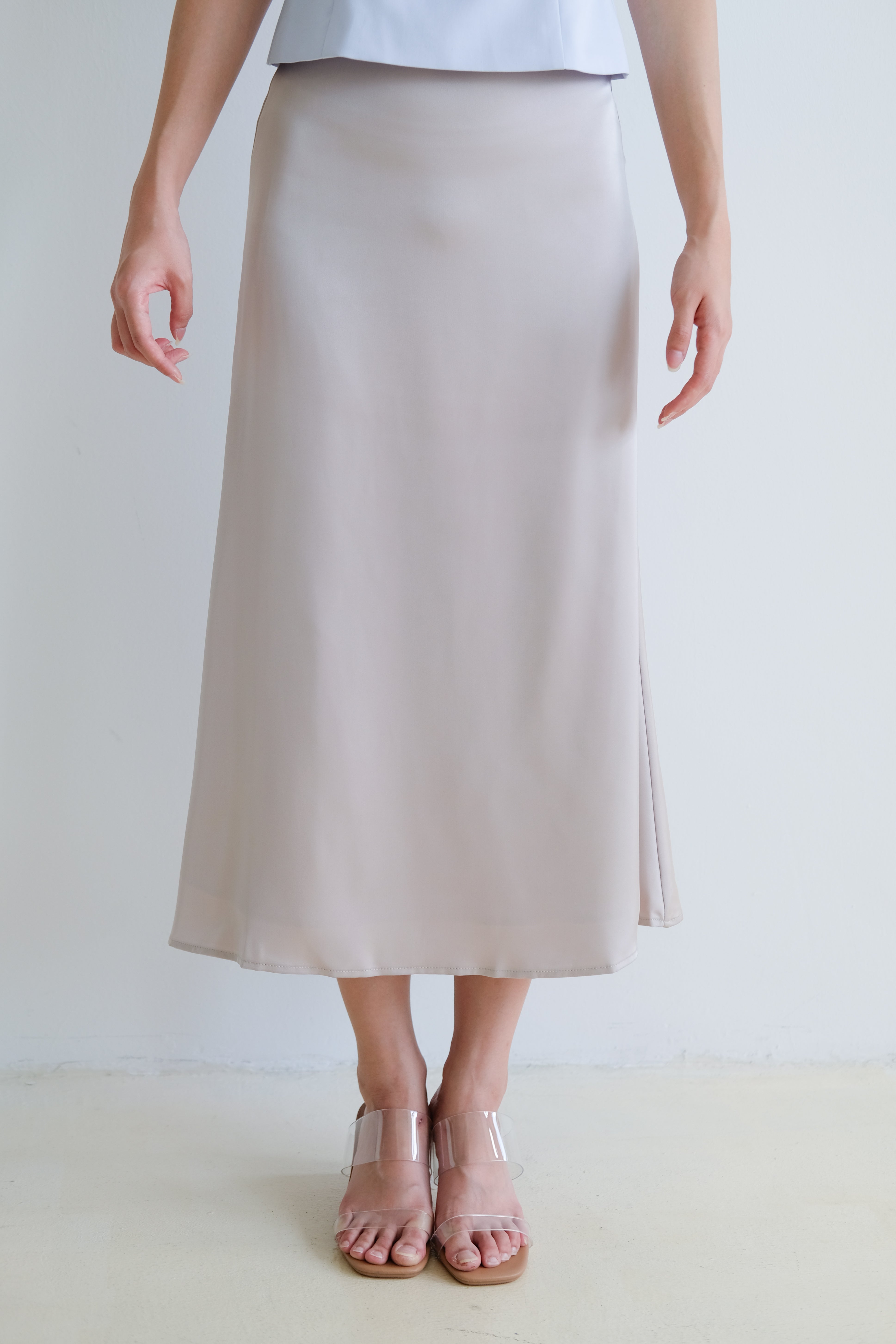 Luna Satin Midi Skirt (Champagne)