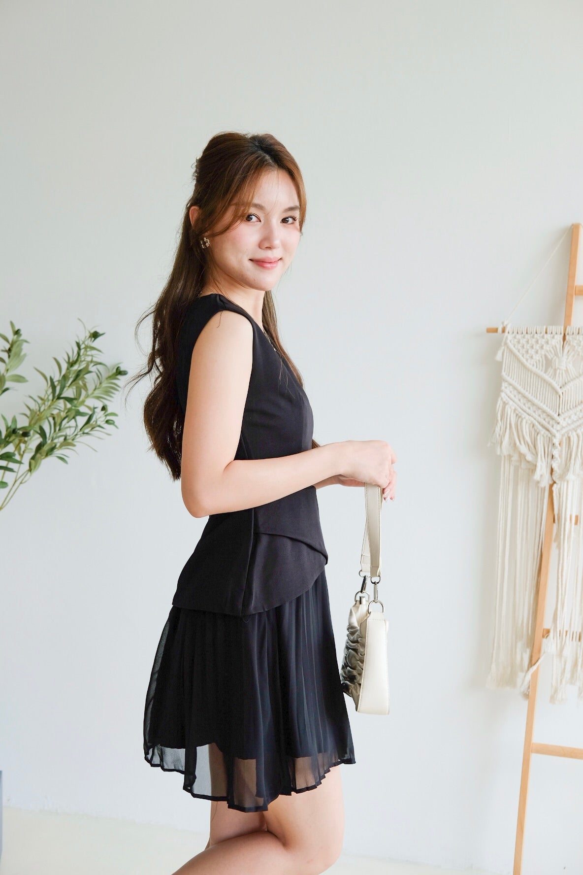 Belinda Contrast Hem Dress (Black)