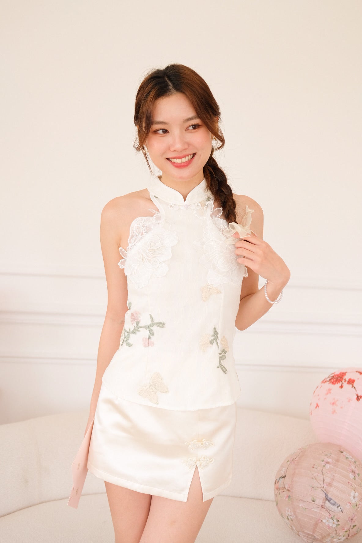 檀宁 Tan Ning Floral Lace Halter Top (Cream)