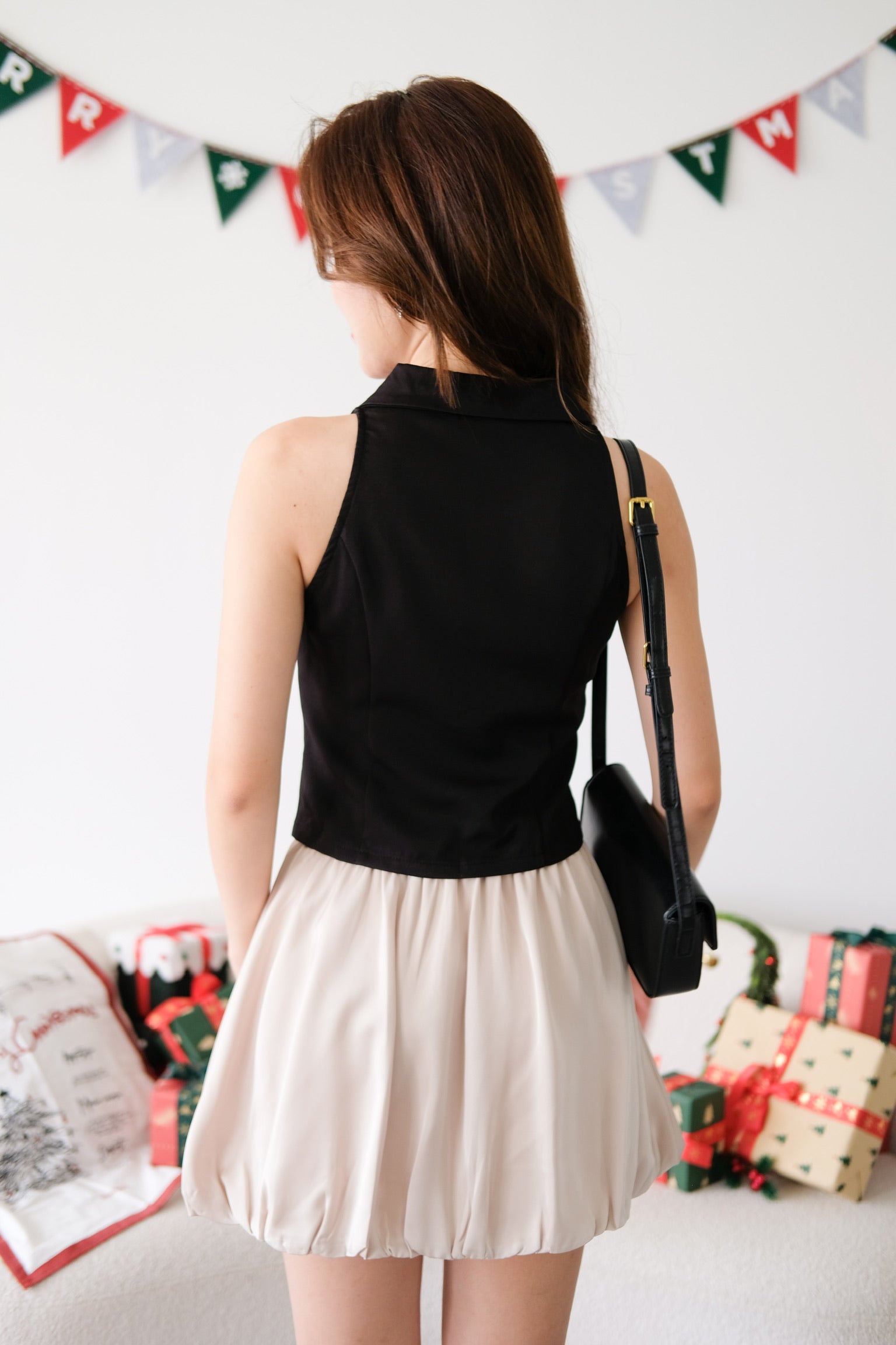 Naru Ruffle Collared Crop Top (Black)