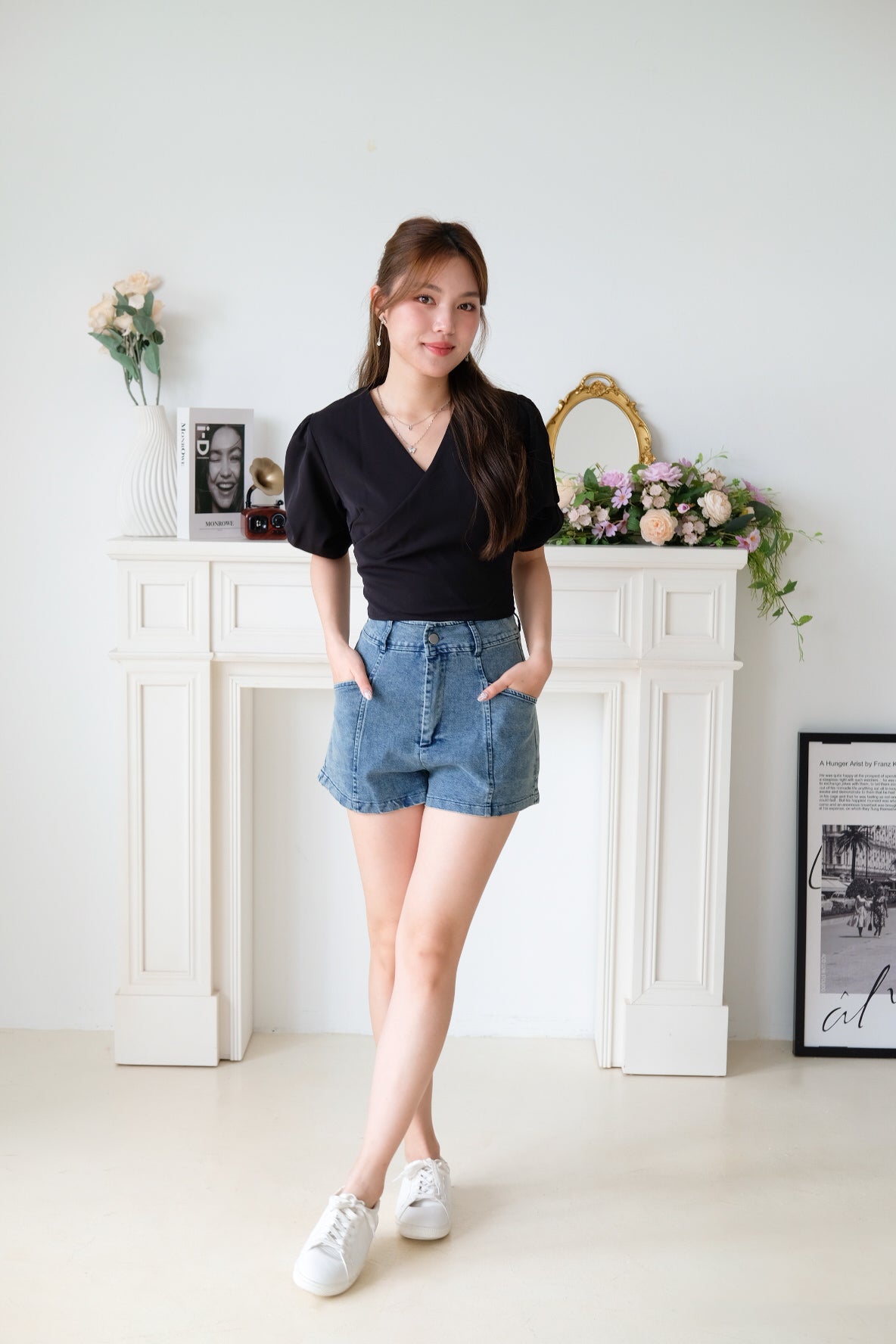 Laura Puffy Crop Top (Black)