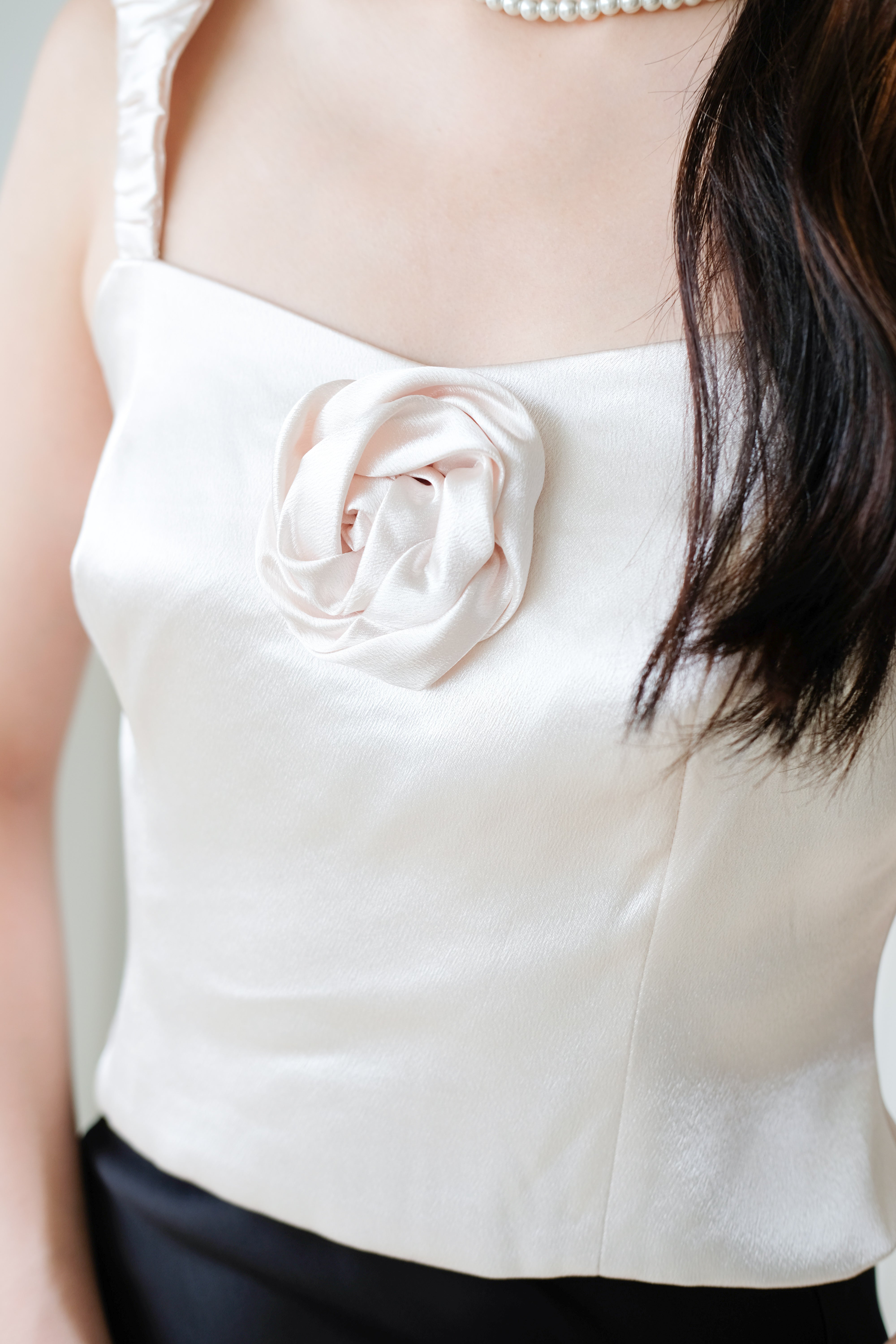 Amaris Satin Bubble Ruched Strap Crop Top (Champagne)