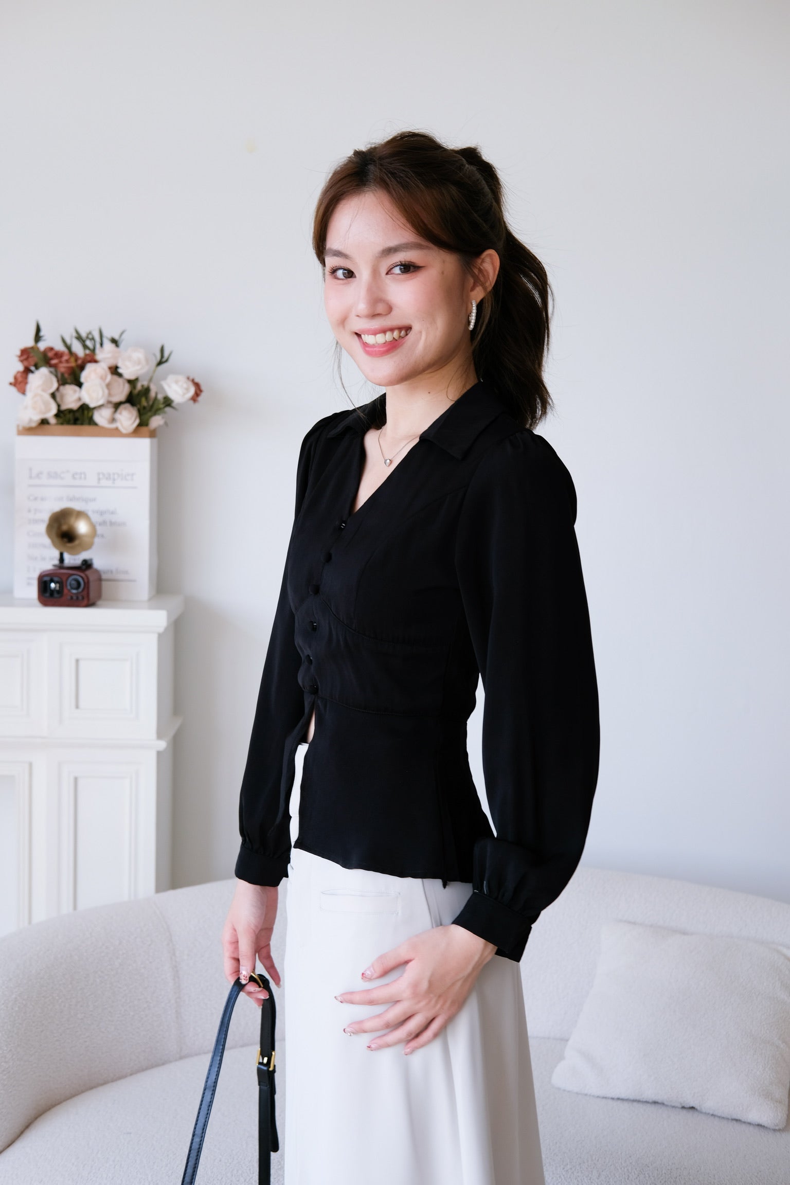 Gillian Button Long Sleeves Top (Black)