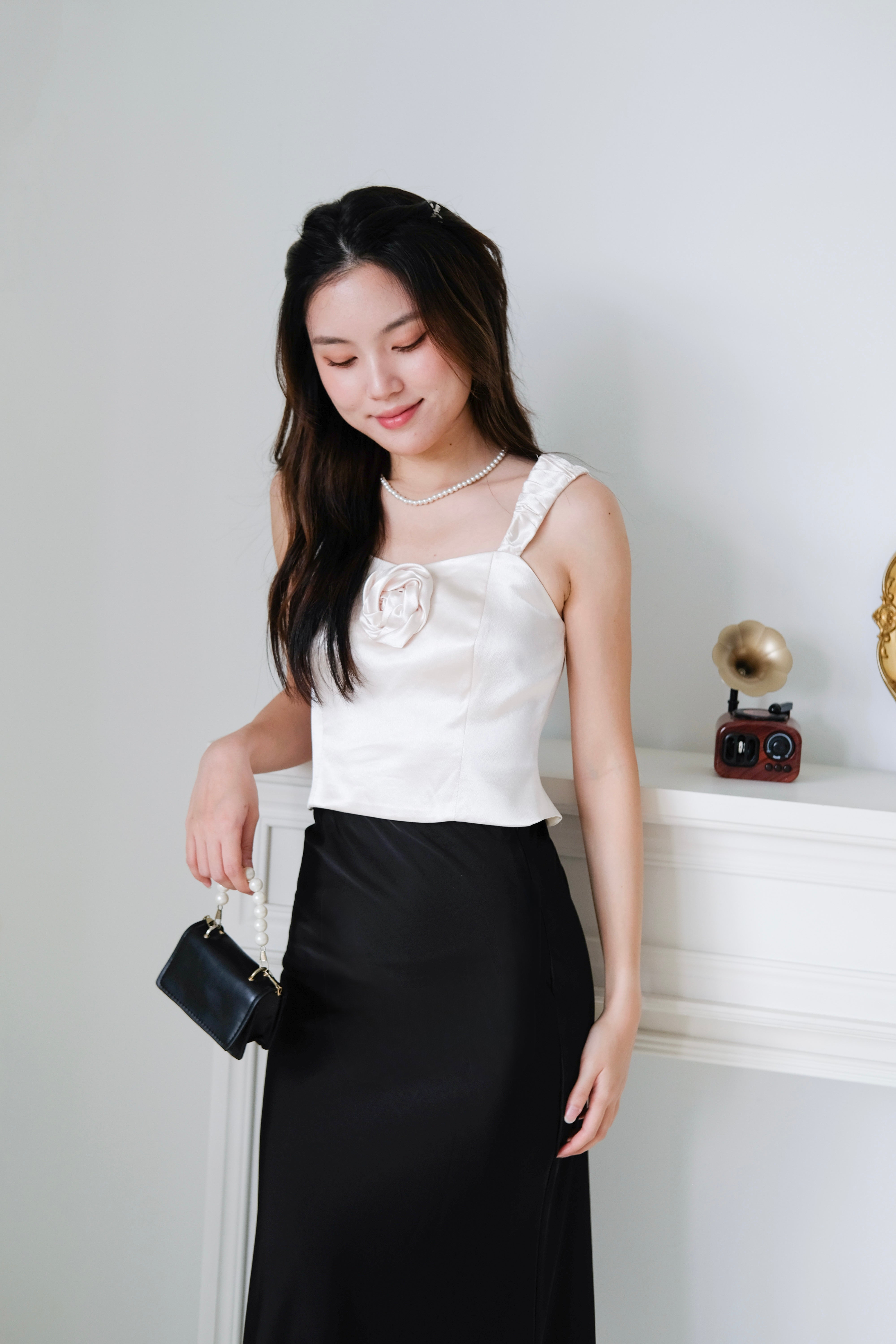 Amaris Satin Bubble Ruched Strap Crop Top (Champagne)