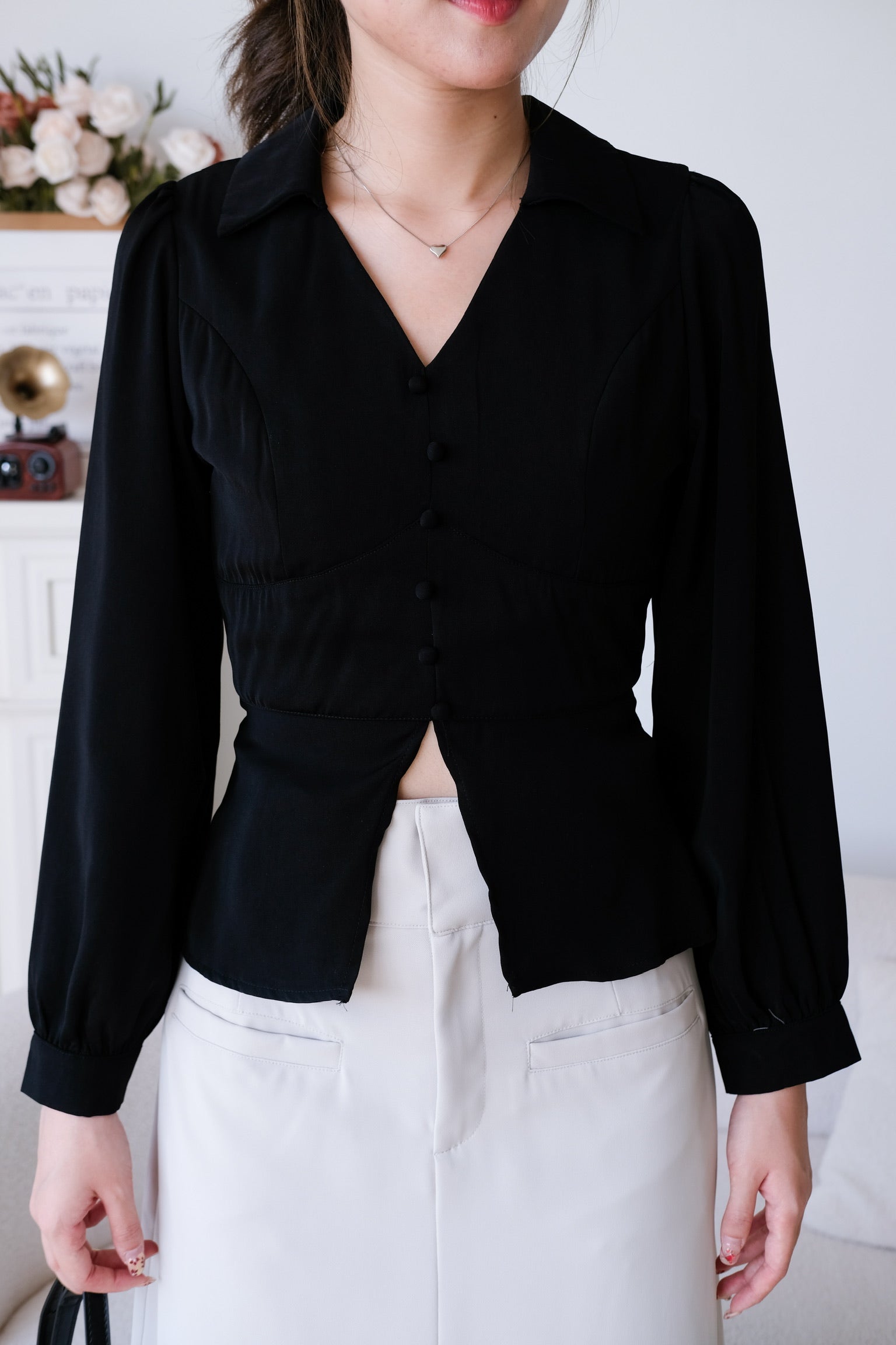 Gillian Button Long Sleeves Top (Black)