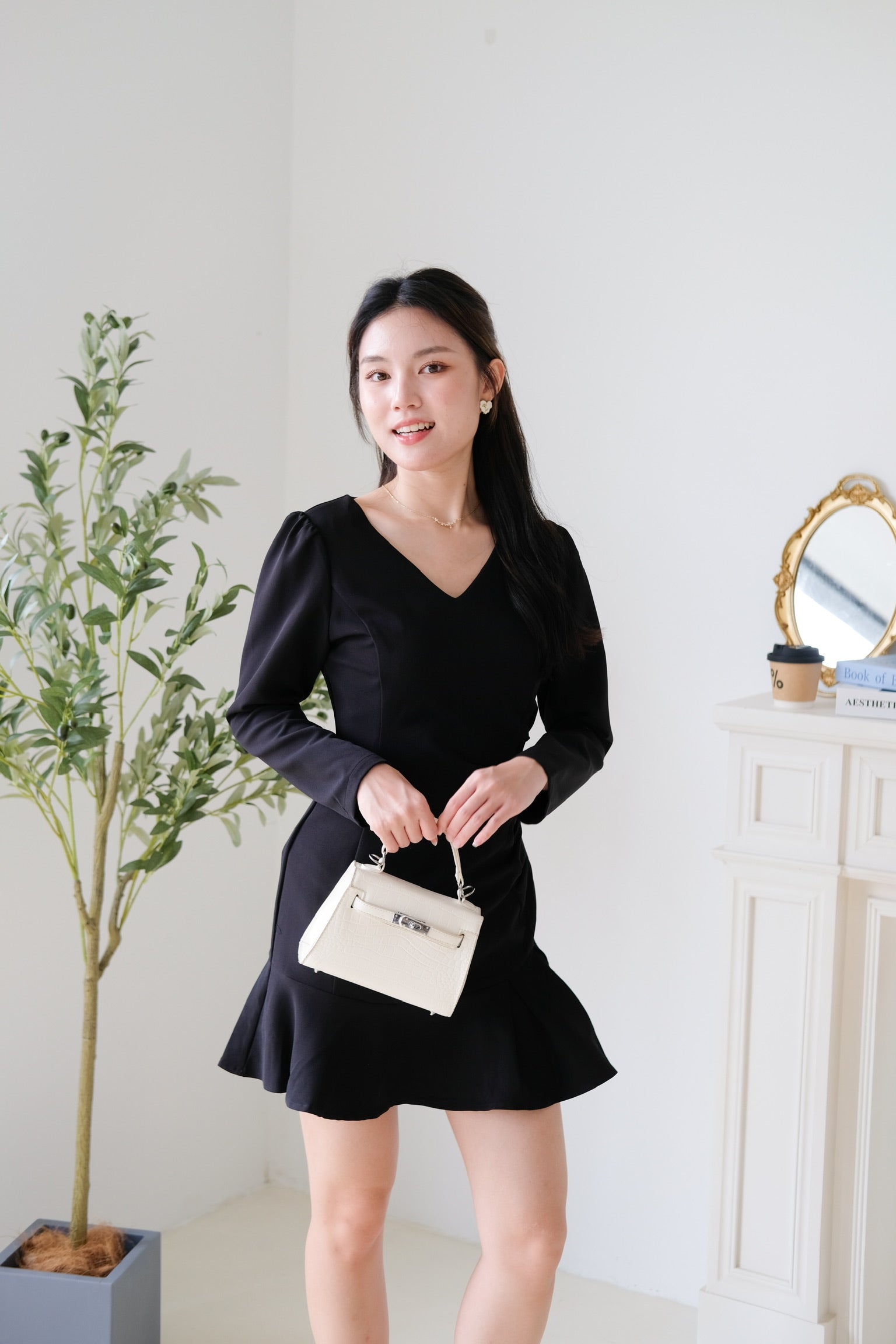 Phoebe Sleeves Ruffle Dress (Black)