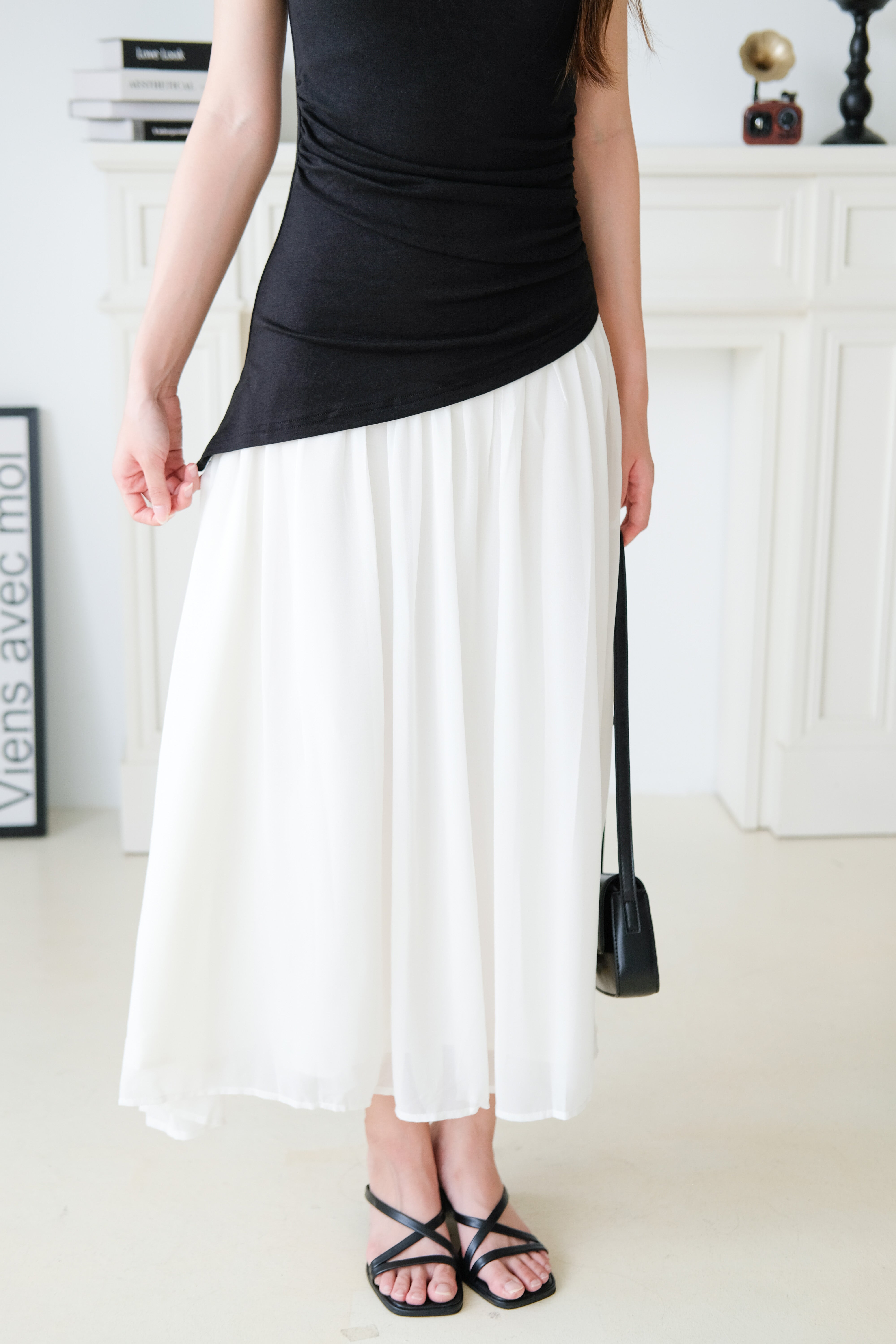 Soleil Contrast Asymmetrical Dress (Black)