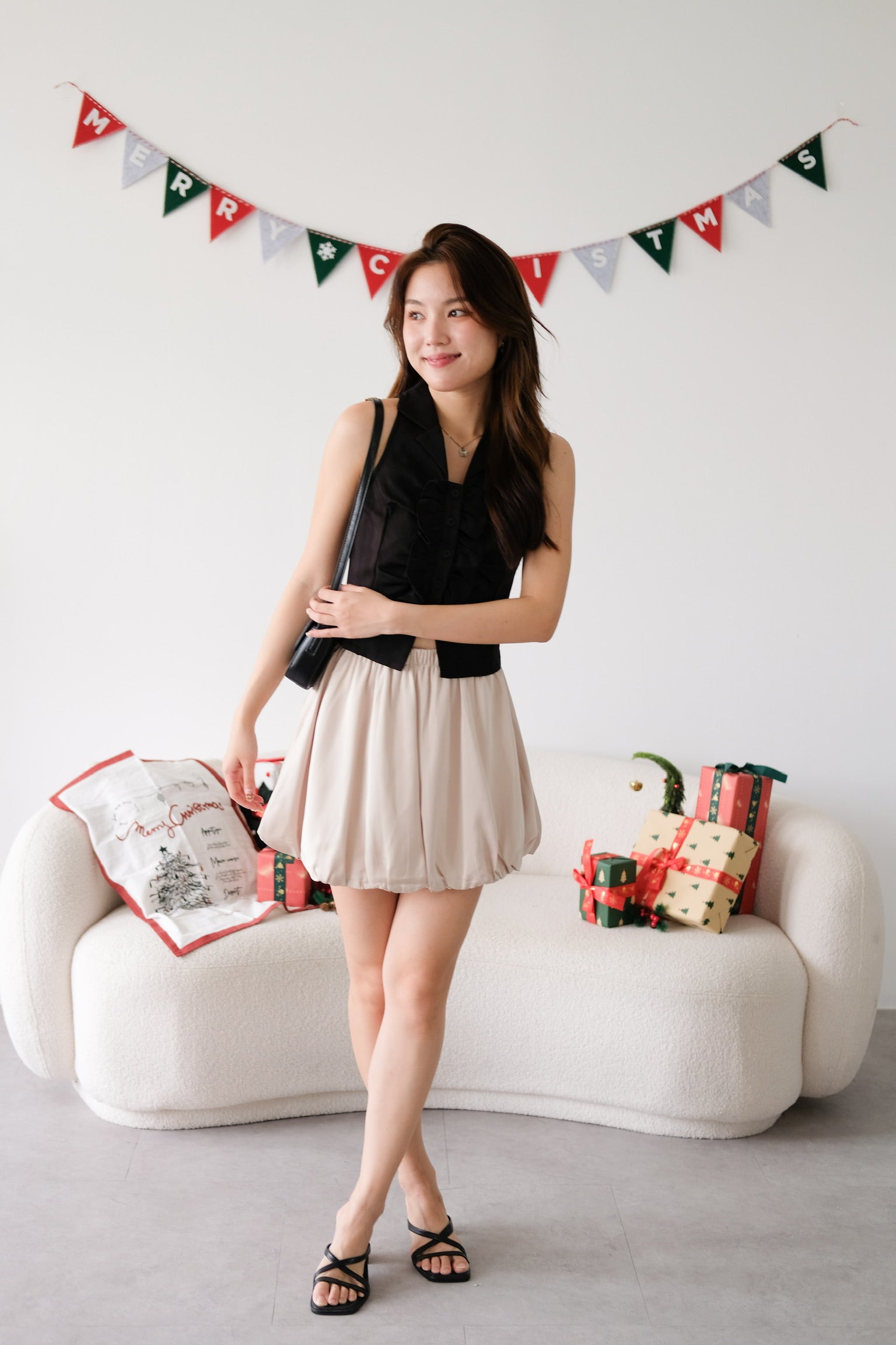 Naru Ruffle Collared Crop Top (Black)