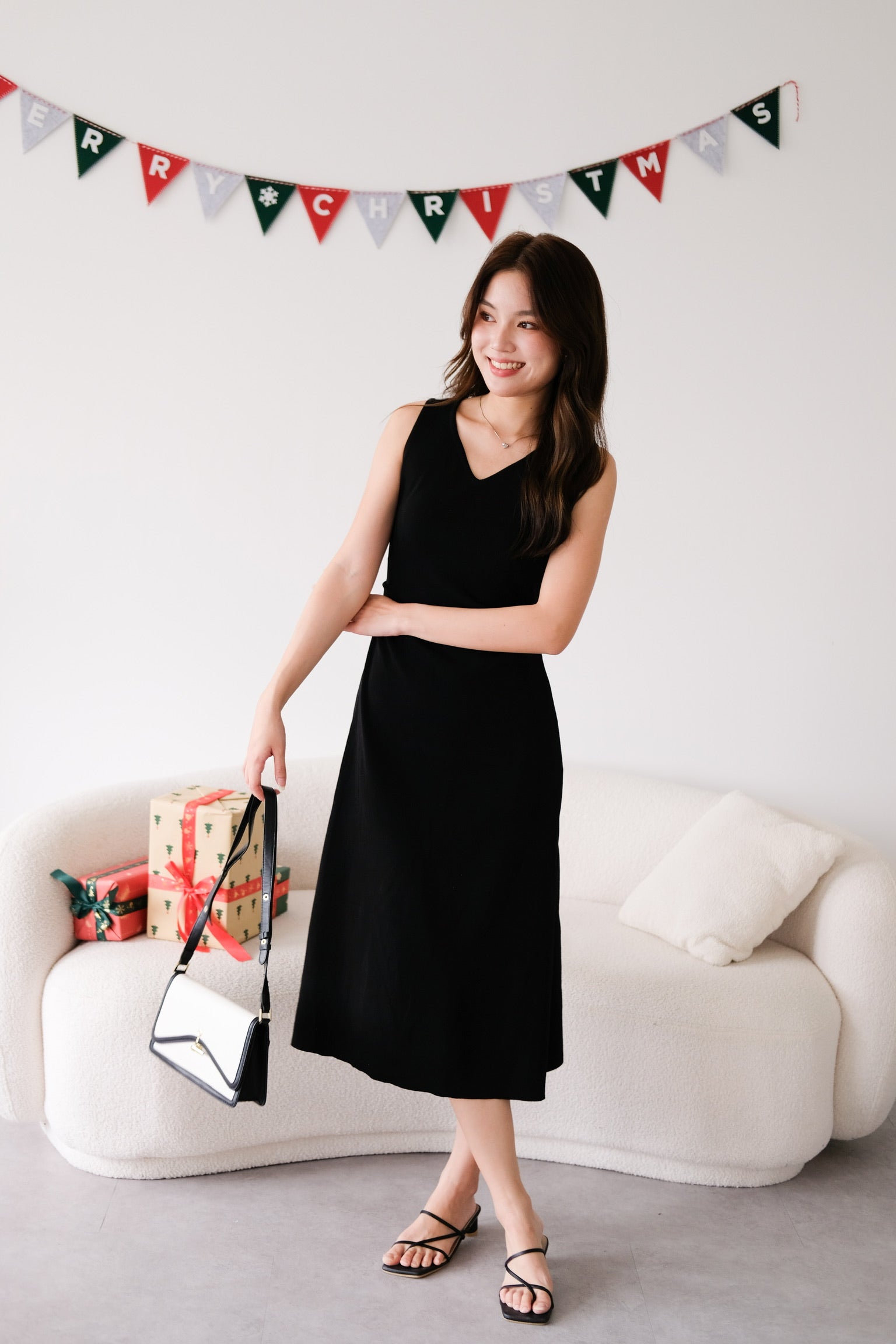 Roxanne Knit Comfy Midaxi Dress (Black)