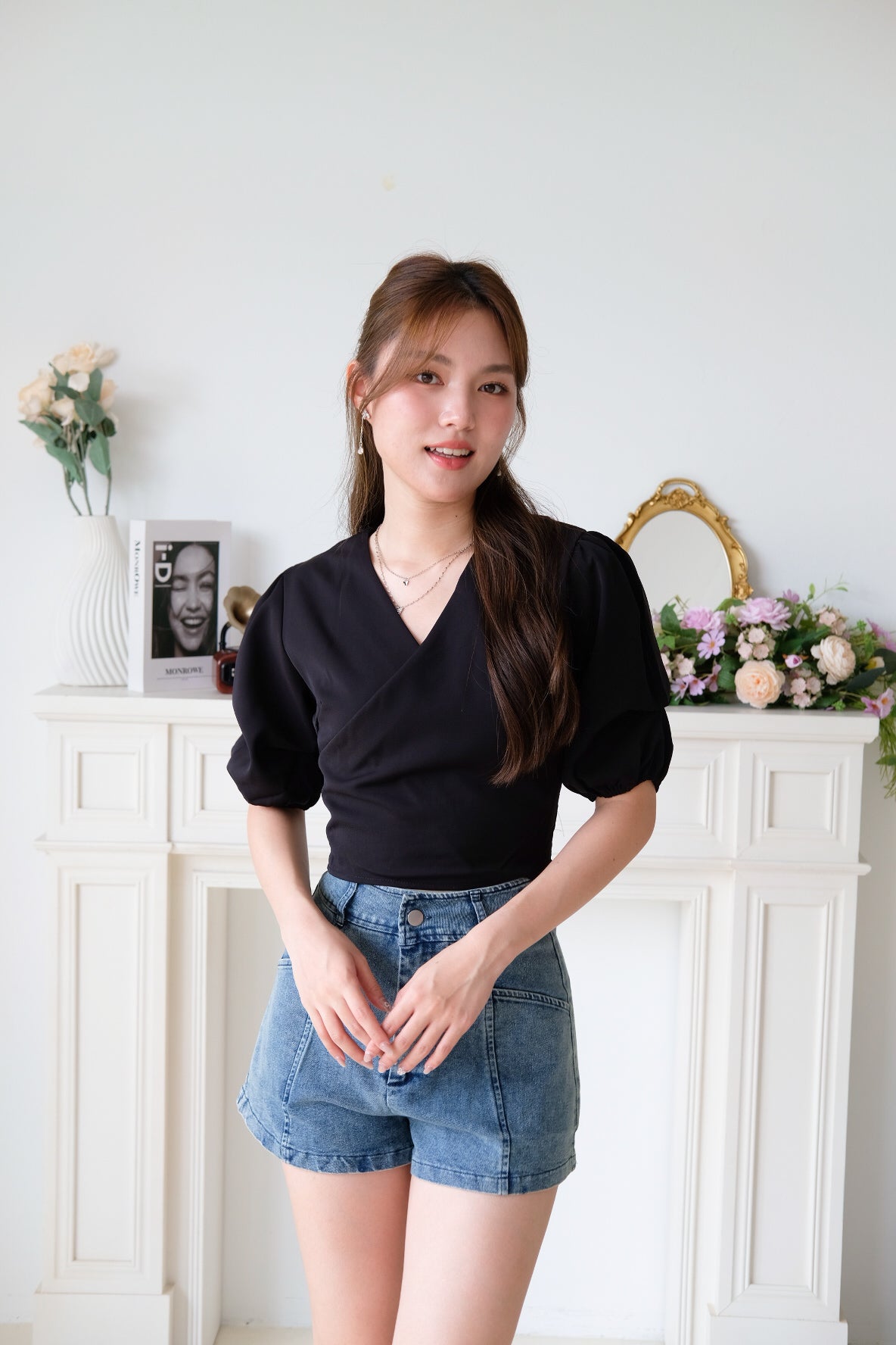 Laura Puffy Crop Top (Black)