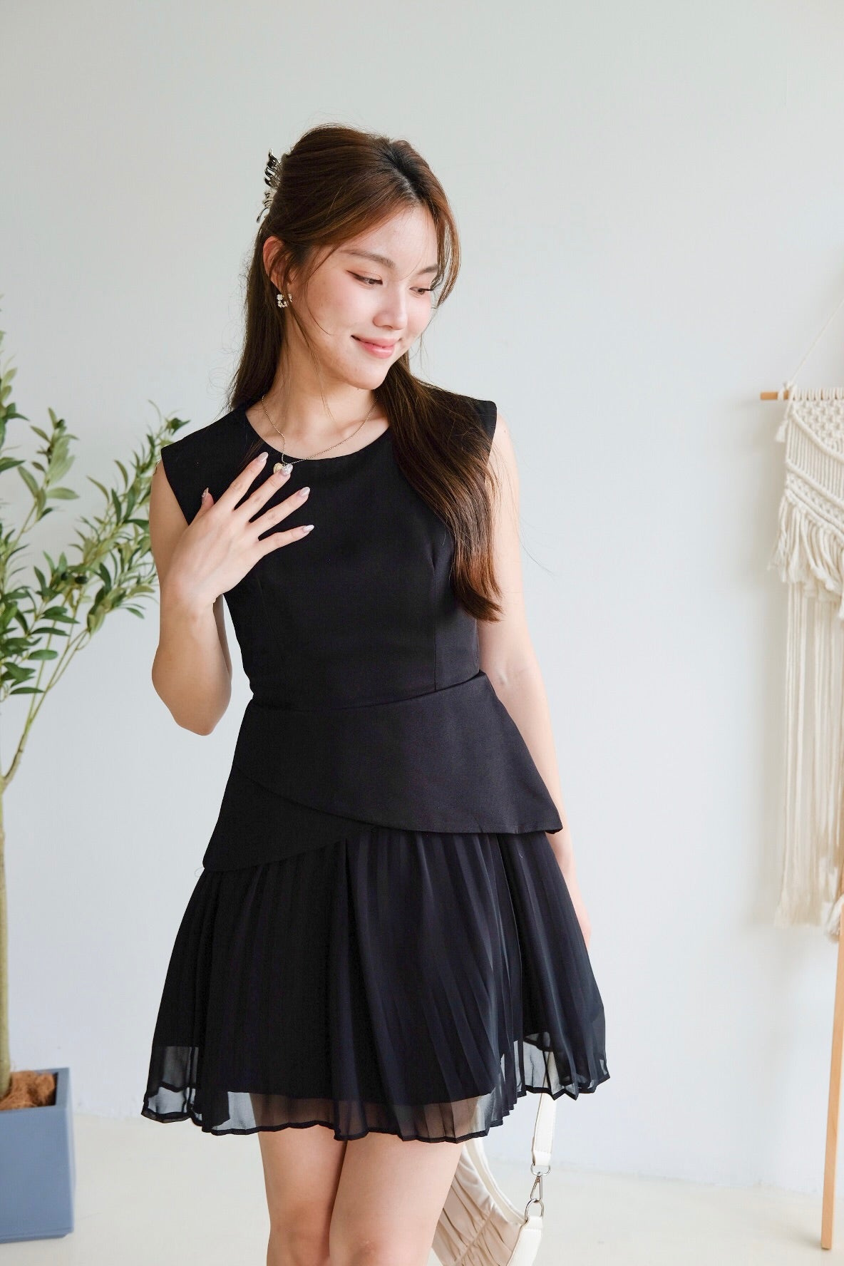 Belinda Contrast Hem Dress (Black)