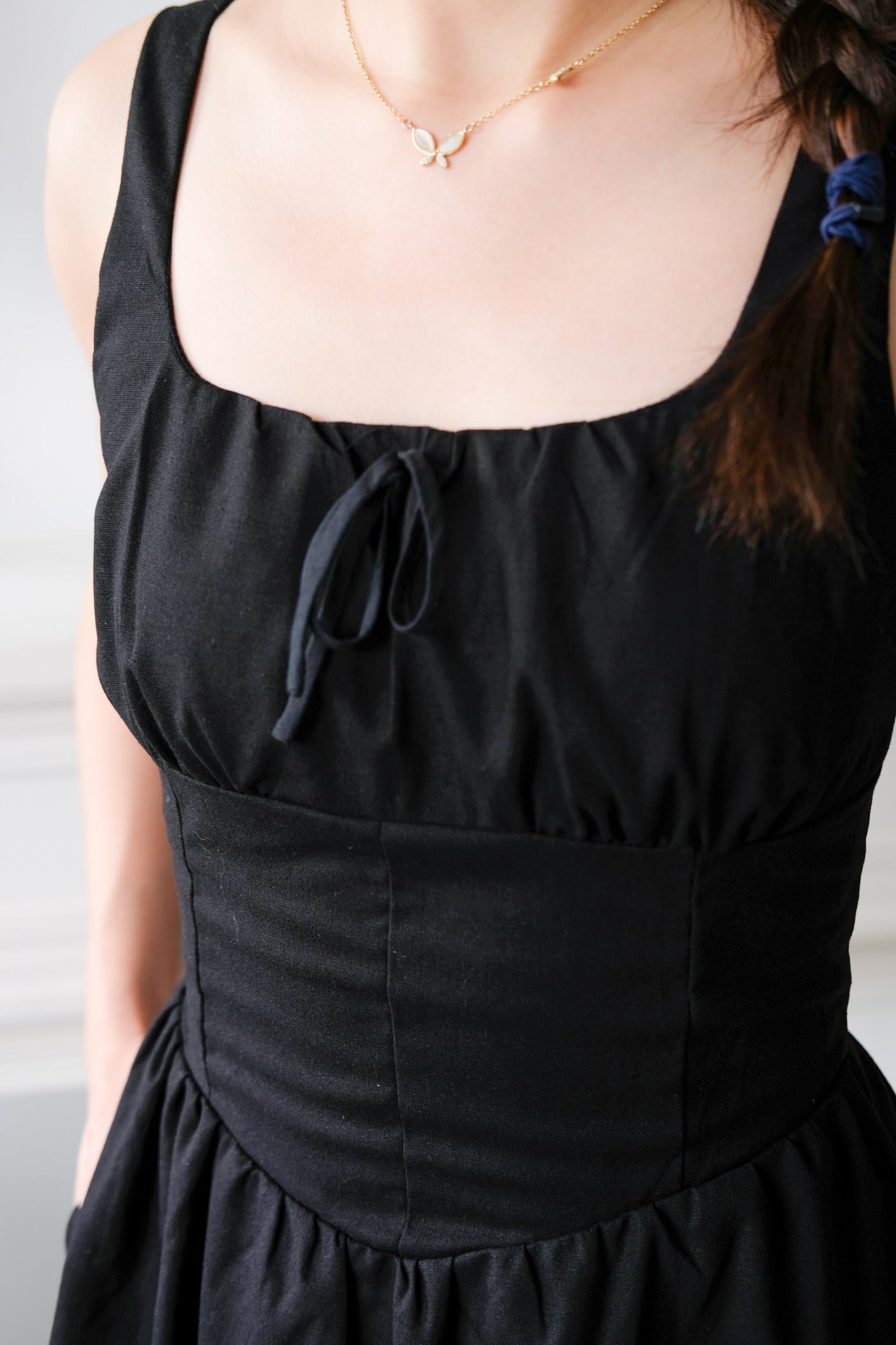 Carmie Thick Waist Midi Dress (Black)