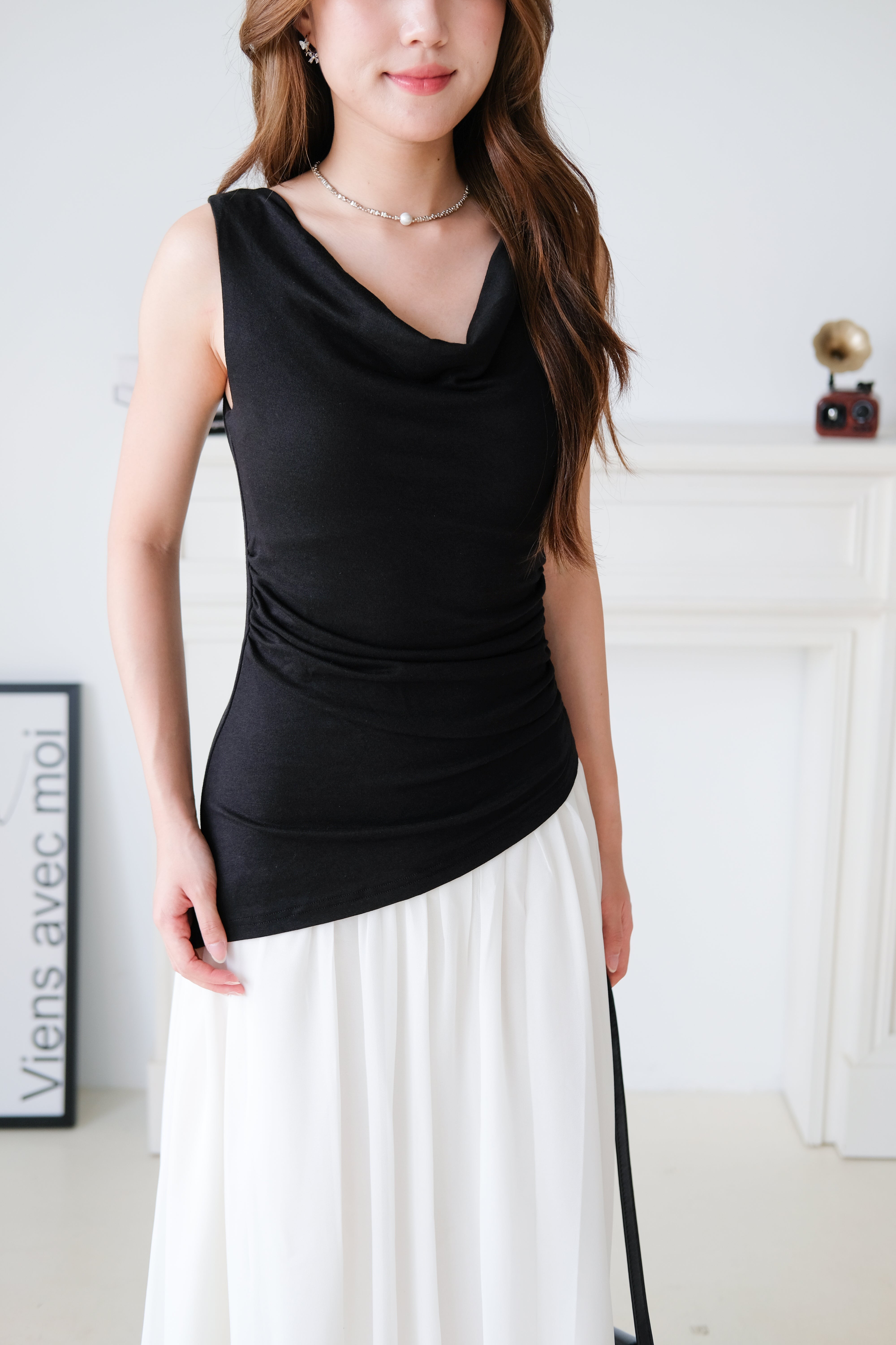Soleil Contrast Asymmetrical Dress (Black)