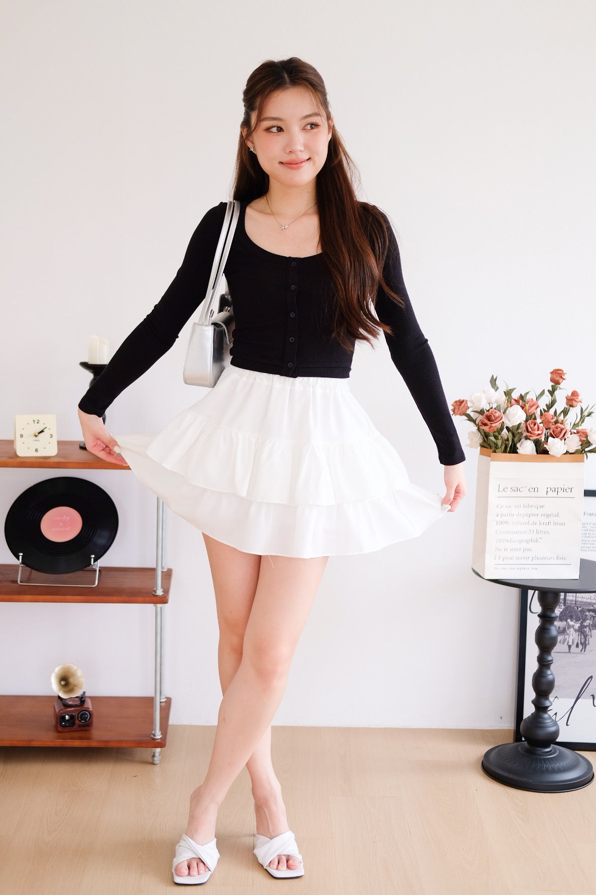 Lucine Ribbed Long Sleeves Crop Top (Black)