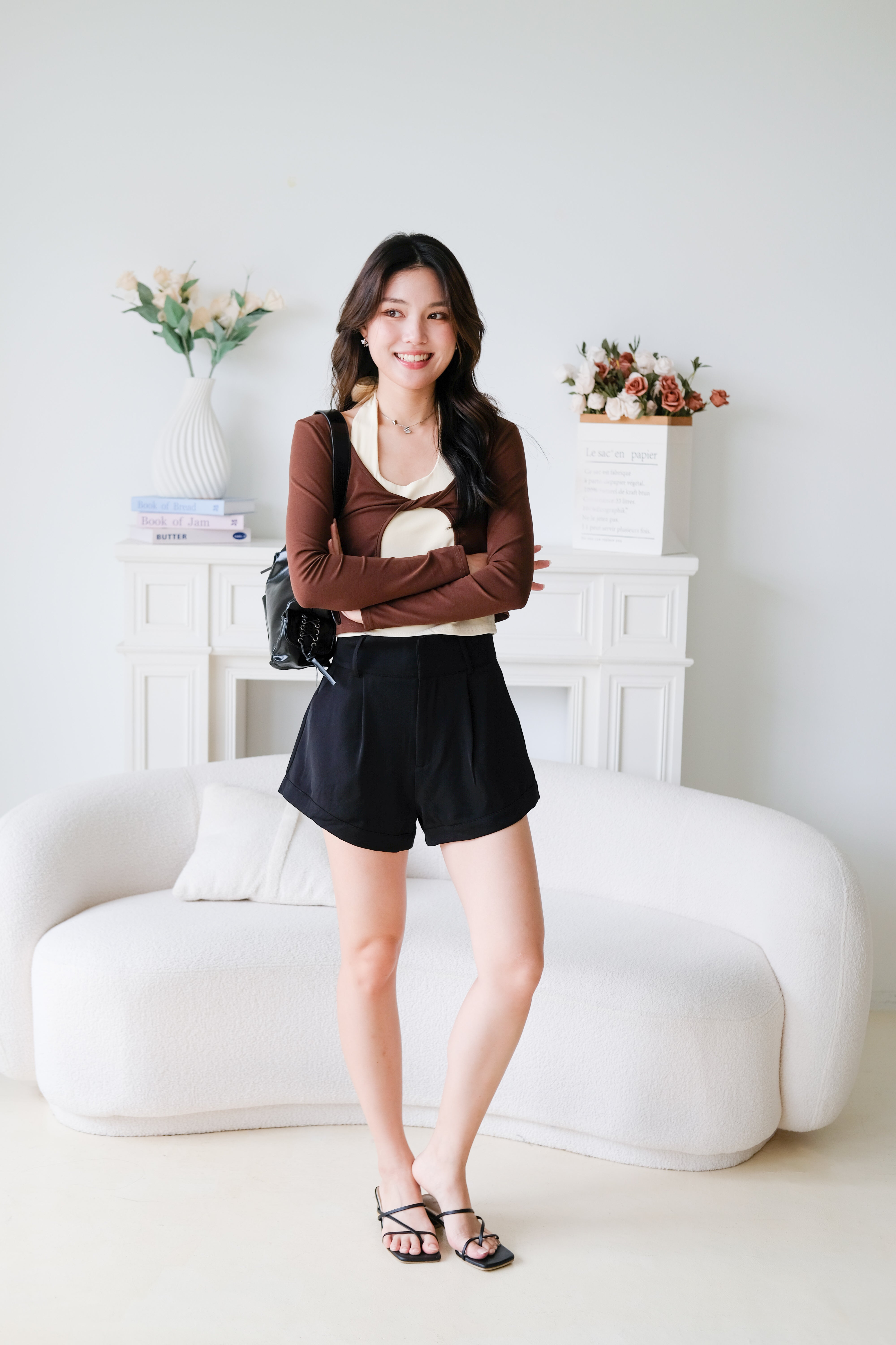 Bowie Curved Hem Basic Shorts (Black)