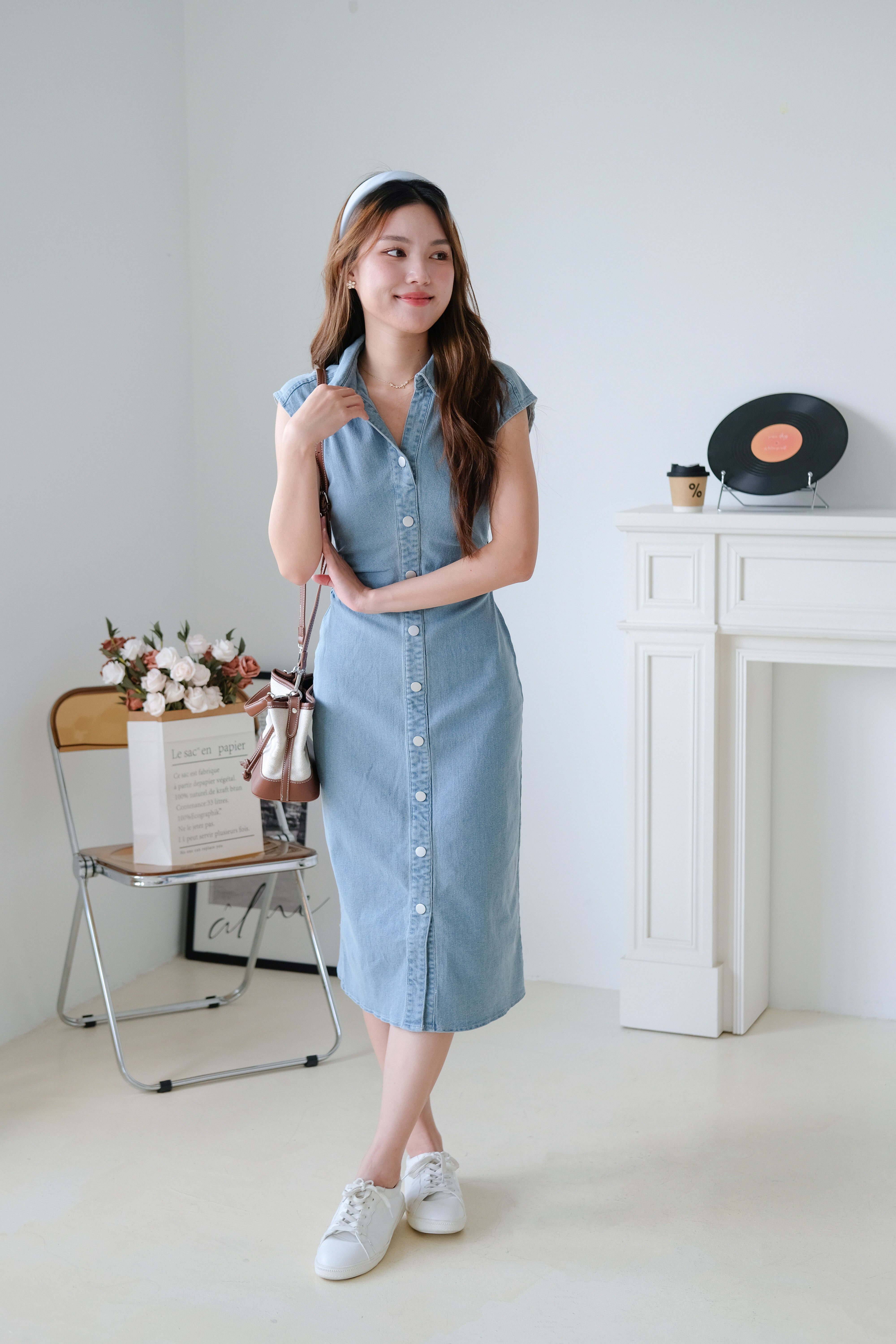 Sophie Collared Denim Maxi Dress (Light Wash)