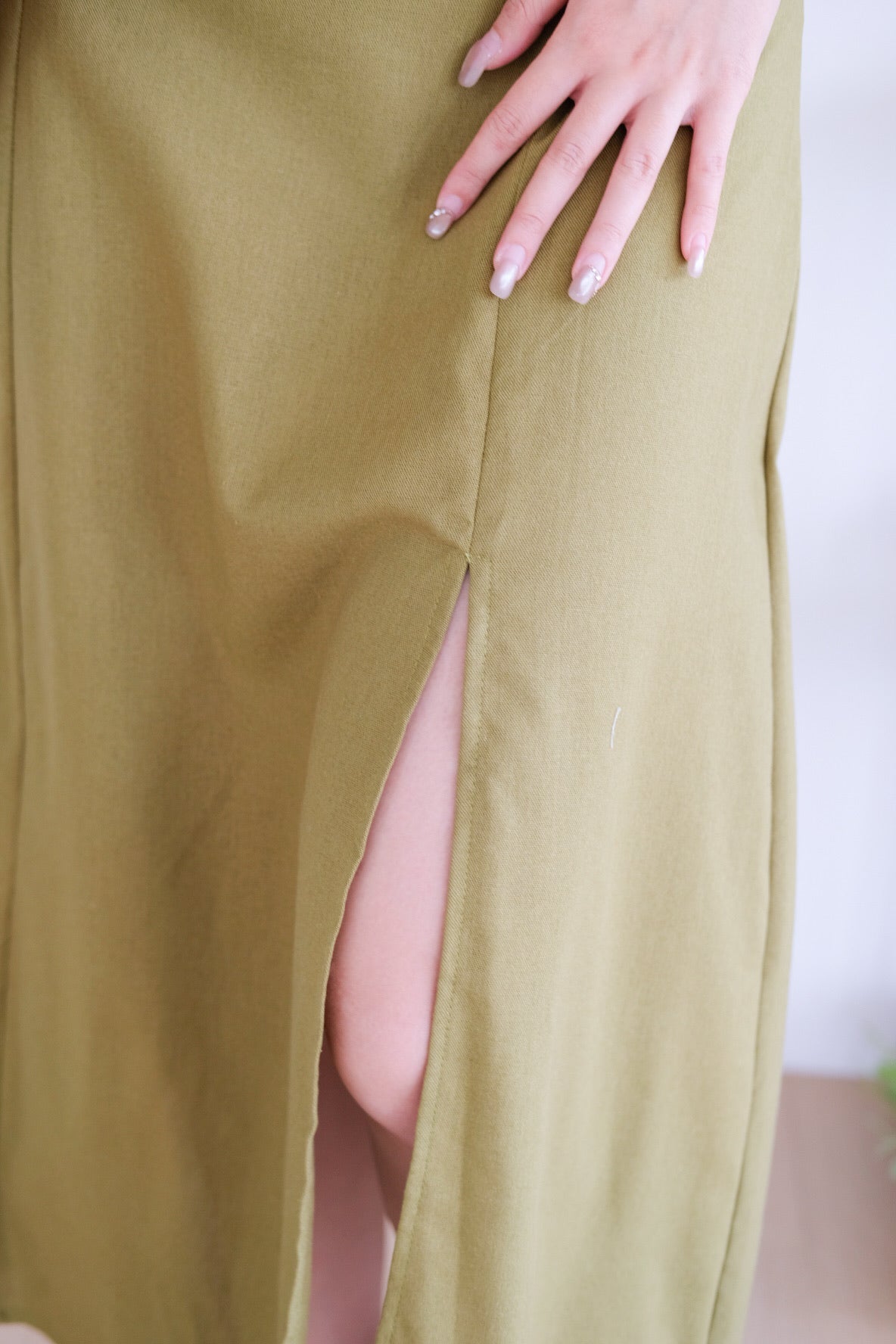 Clover Linen Slit Dress (Olive Green)