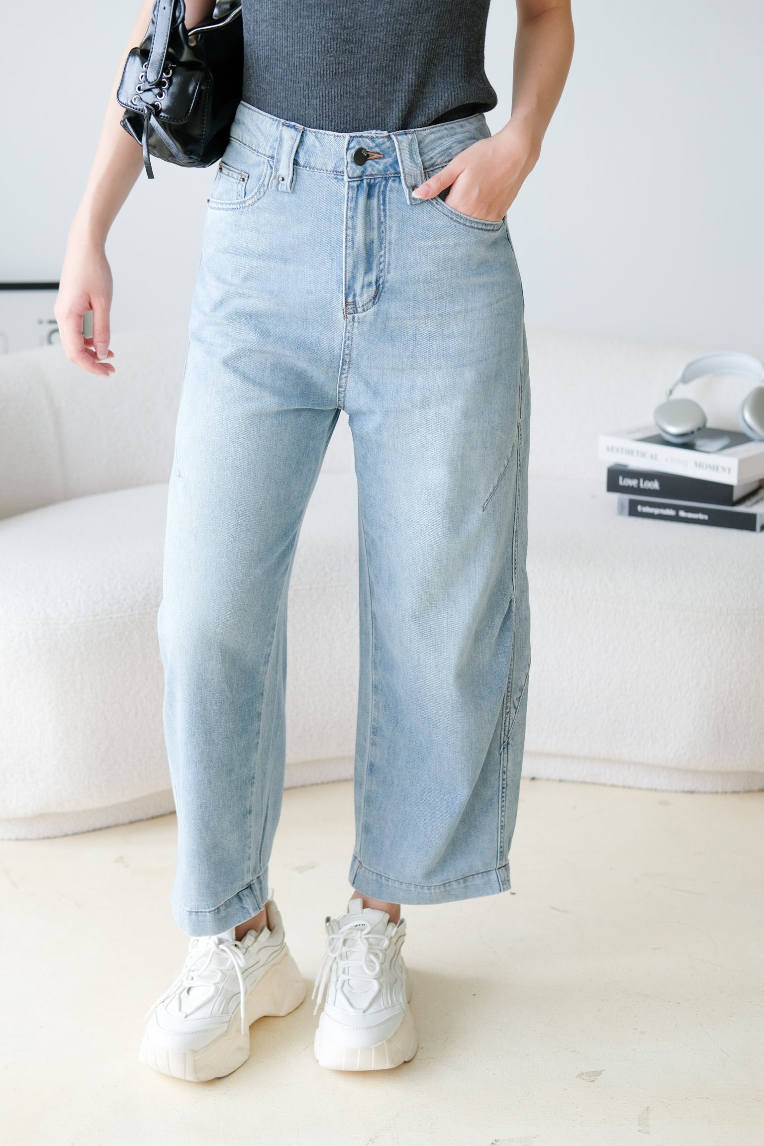 Barrel Wide Denim Jeans (Light Blue)